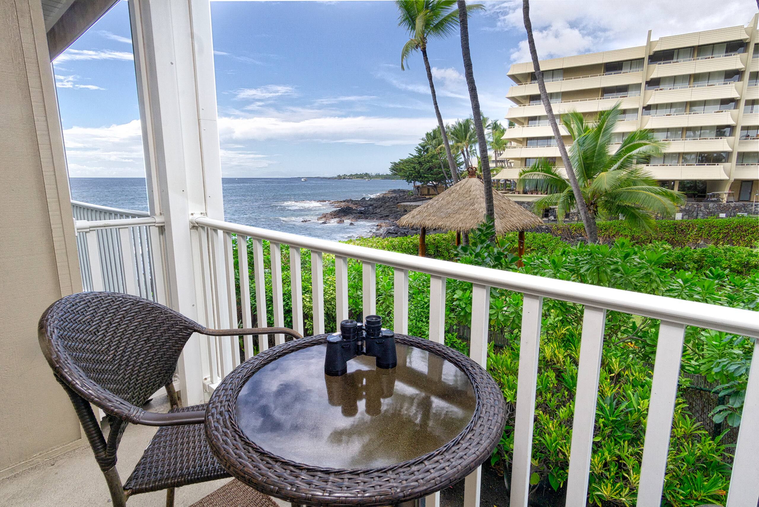 Condo in Kailua-Kona · ★4.45 · 1 bedroom · 2 beds · 1 bath - Image 1