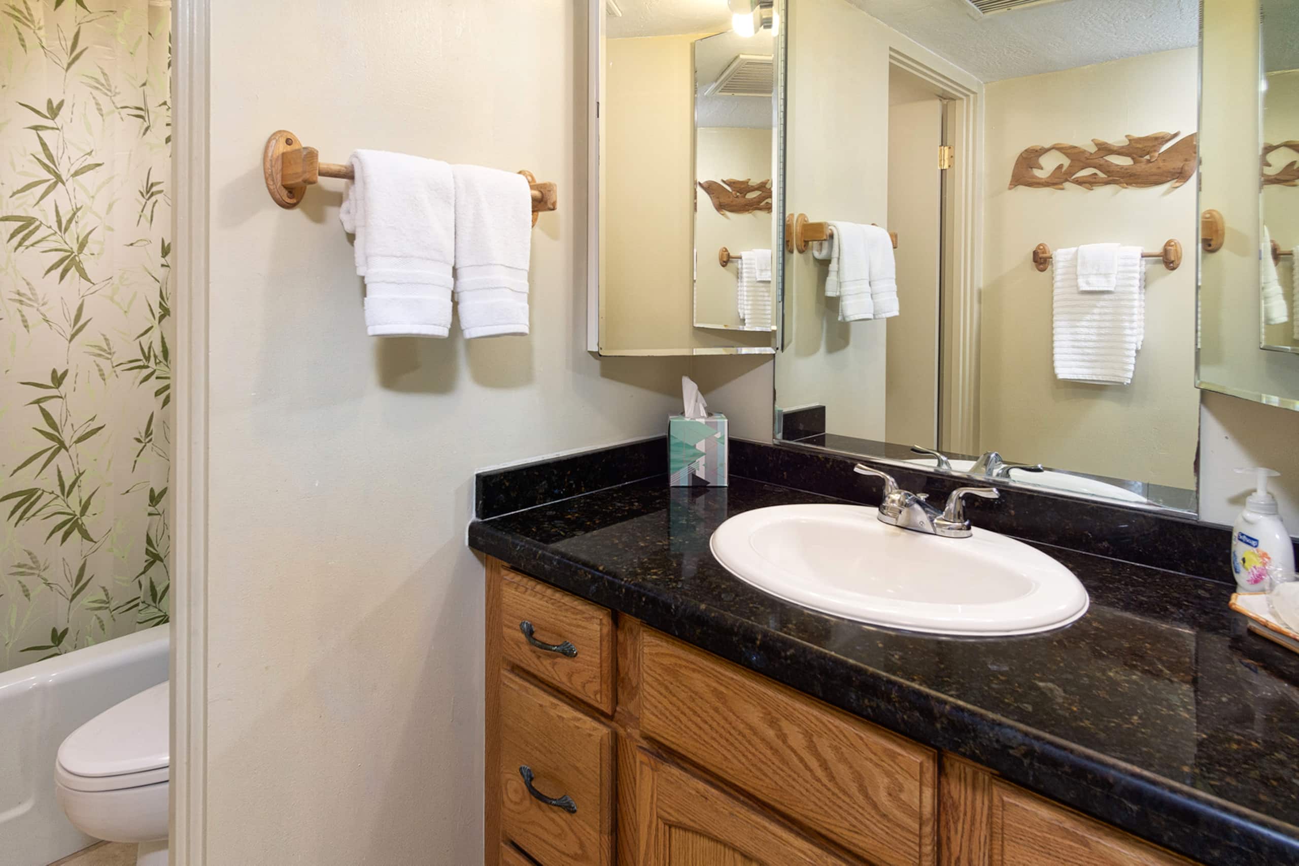 Condo in Kailua-Kona · ★4.45 · 1 bedroom · 2 beds · 1 bath - Image 11