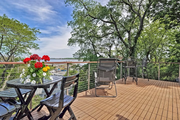 Granite Pier: Blends Craftsmanship With Modern Amenities. Water Views! - Ipswich, MA