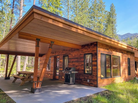 Petrichor - Mazama Modern Cabin