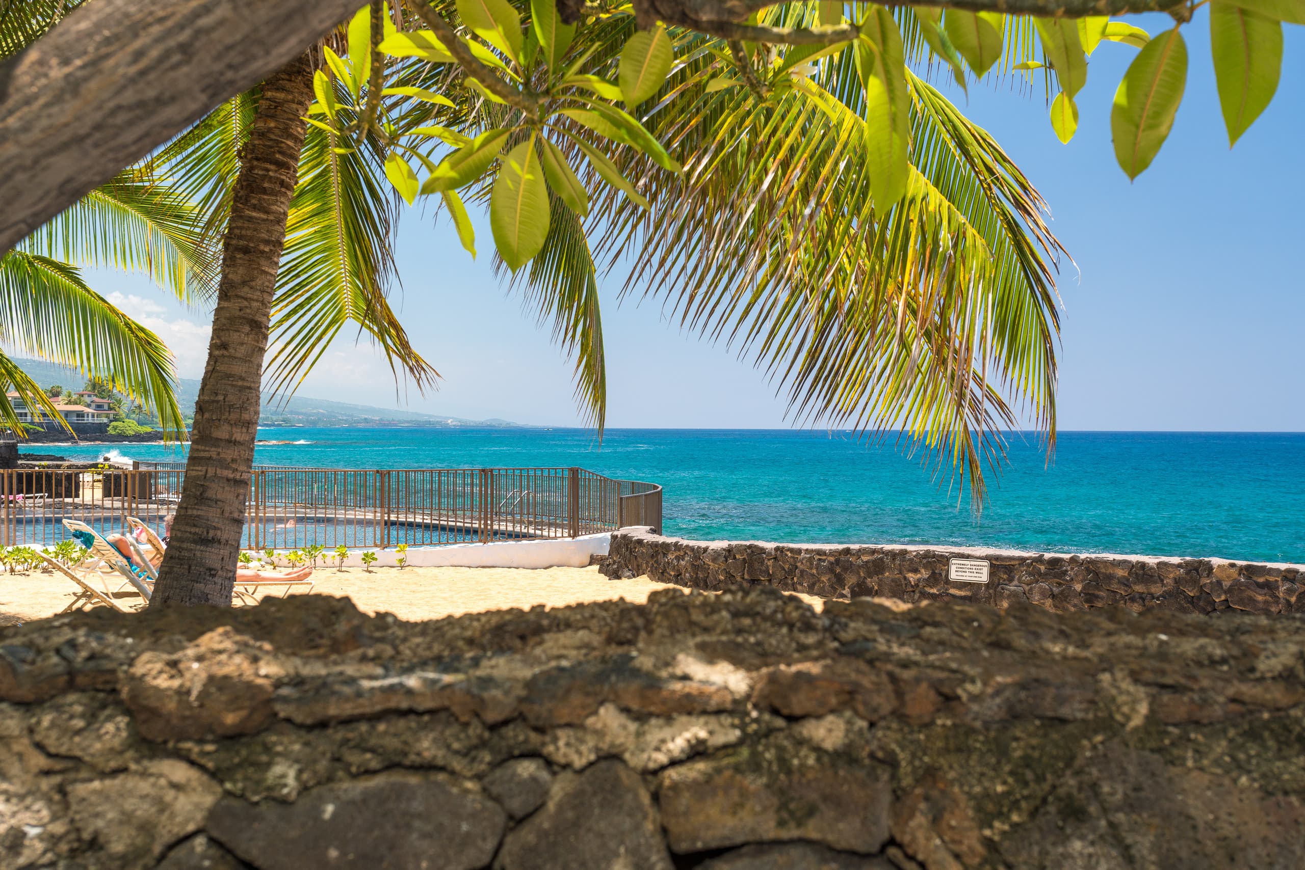 Condo in Kailua-Kona · ★4.48 · 2 bedrooms · 3 beds · 2 baths - Image 25
