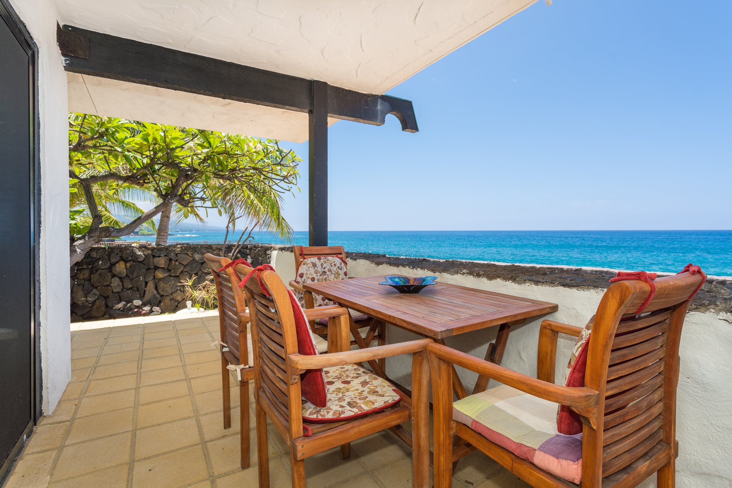 Condo in Kailua-Kona · ★4.48 · 2 bedrooms · 3 beds · 2 baths - Image 1