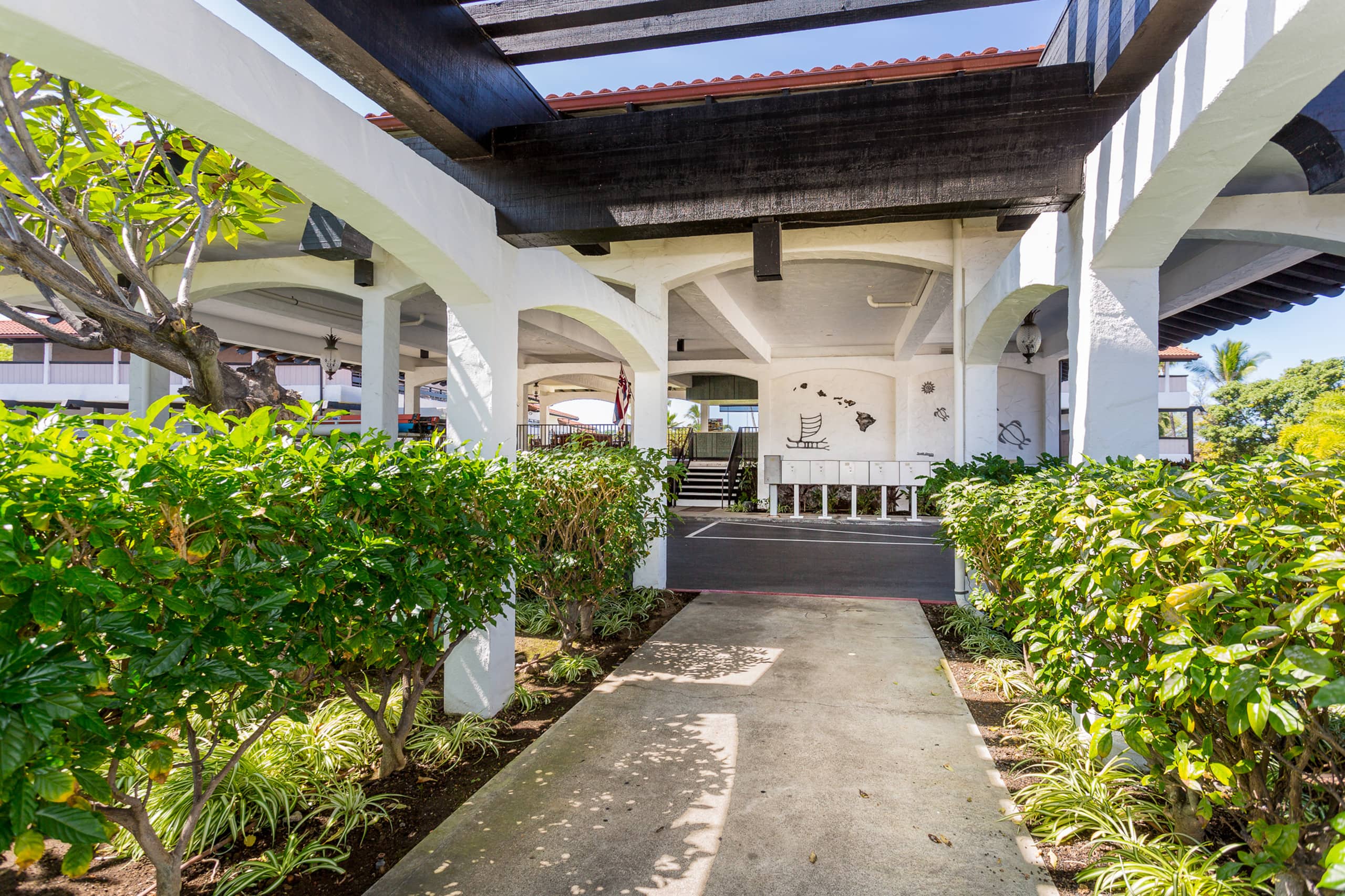 Condo in Kailua-Kona · ★4.48 · 2 bedrooms · 3 beds · 2 baths - Image 23