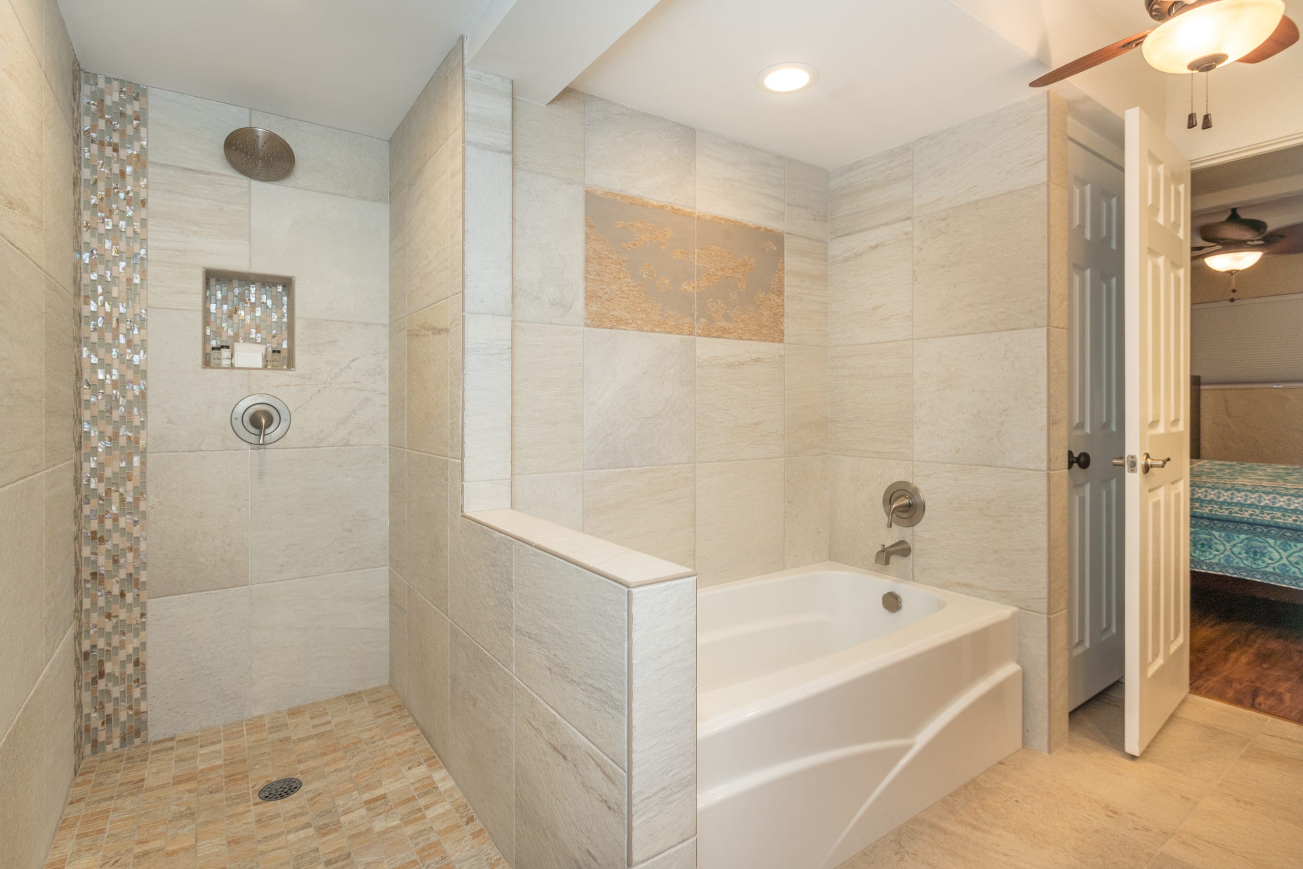 Condo in Kailua-Kona · ★4.48 · 2 bedrooms · 3 beds · 2 baths - Image 16