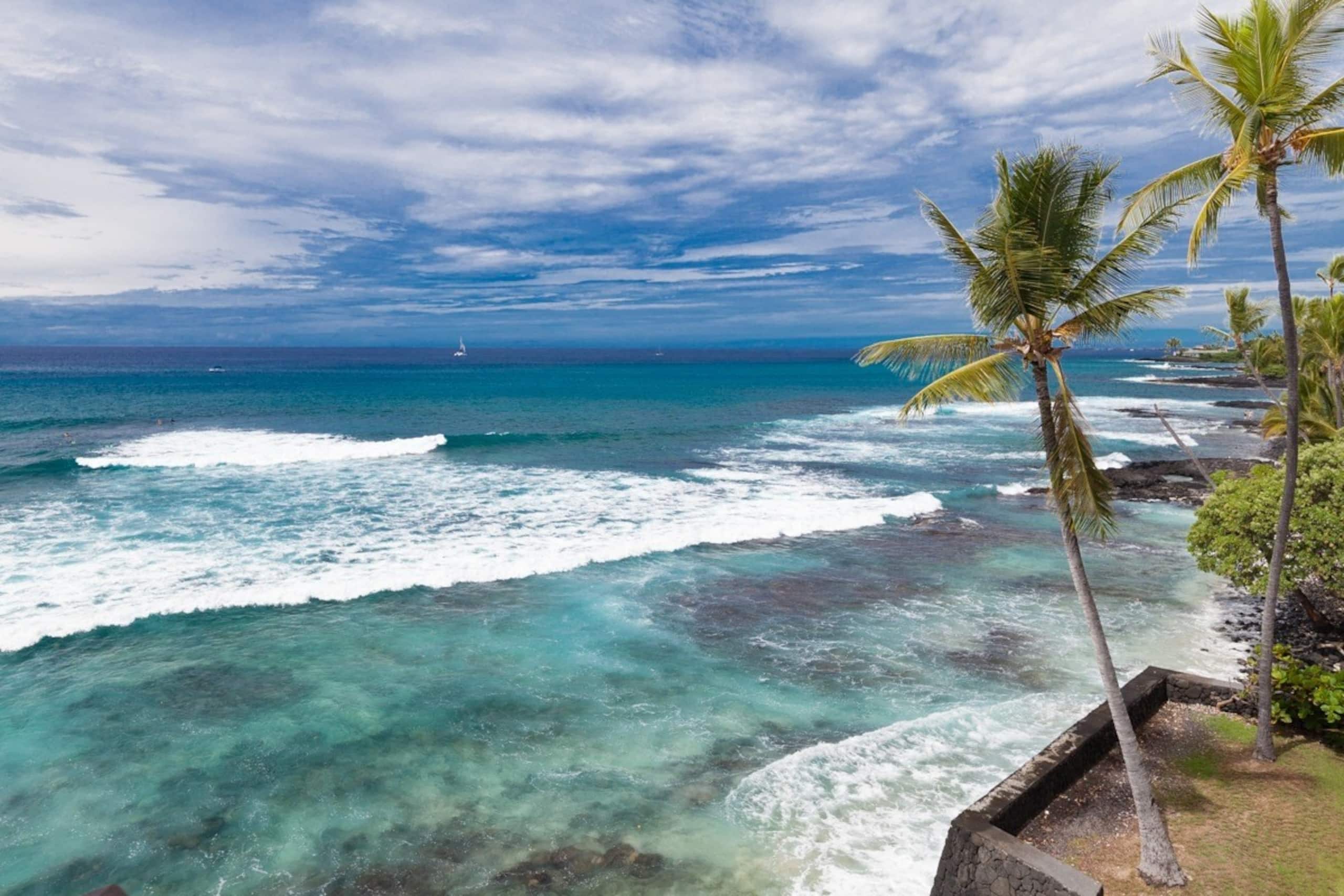 Condo in Kailua-Kona · ★4.45 · 2 bedrooms · 2 beds · 2 baths - Image 18