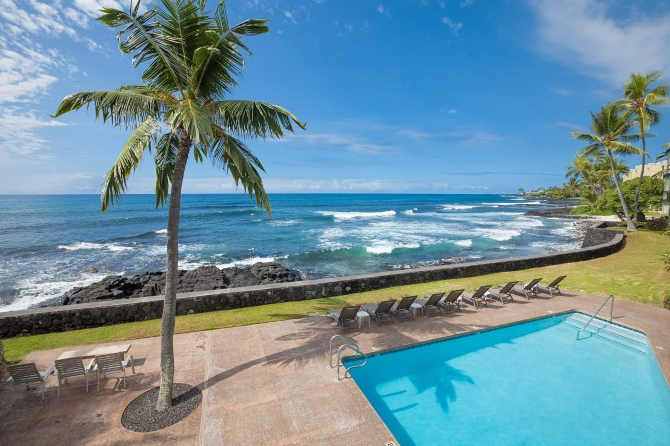 Condo in Kailua-Kona · ★4.45 · 2 bedrooms · 2 beds · 2 baths - Image 22