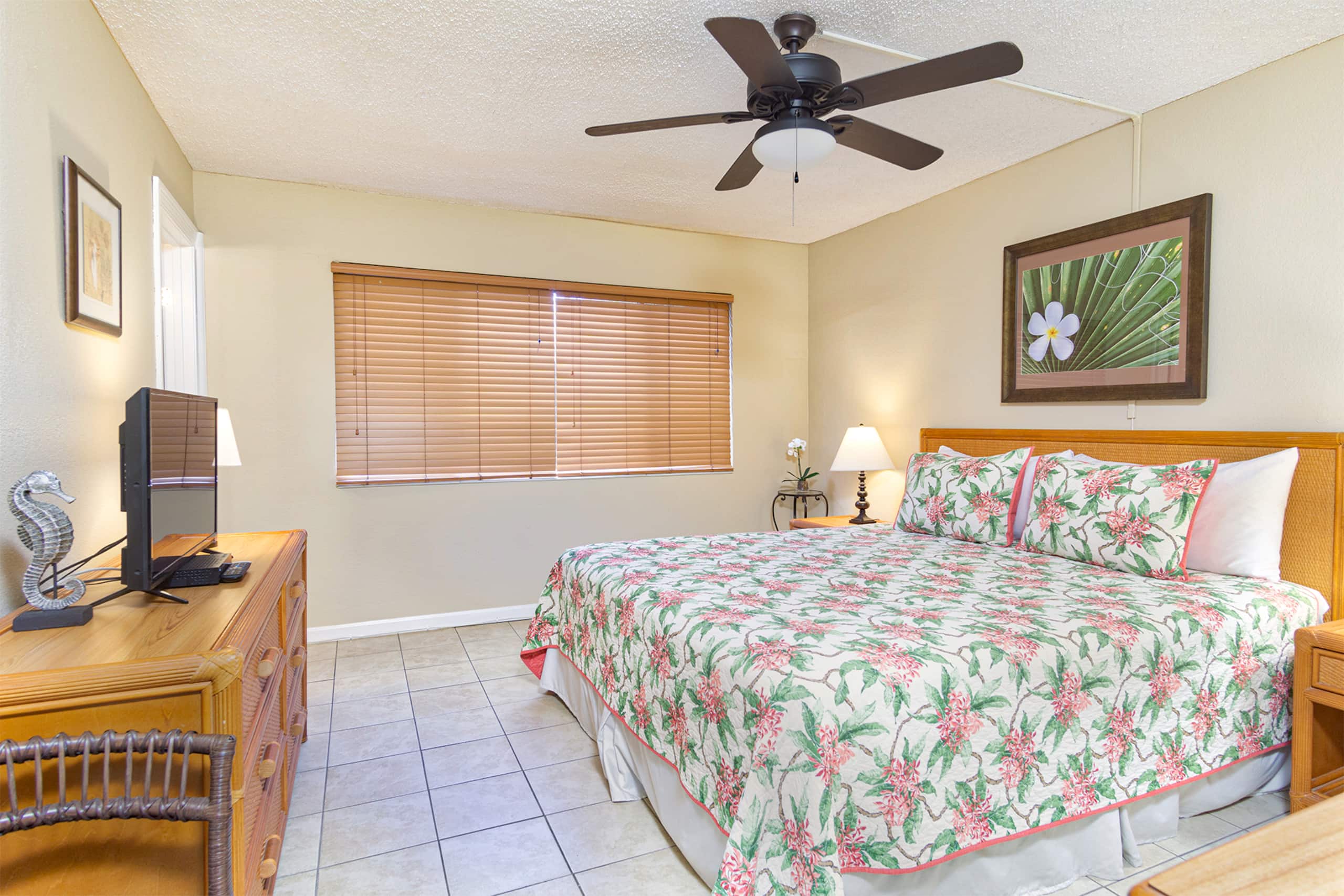 Condo in Kailua-Kona · ★4.8 · 2 bedrooms · 3 beds · 2 baths - Image 10