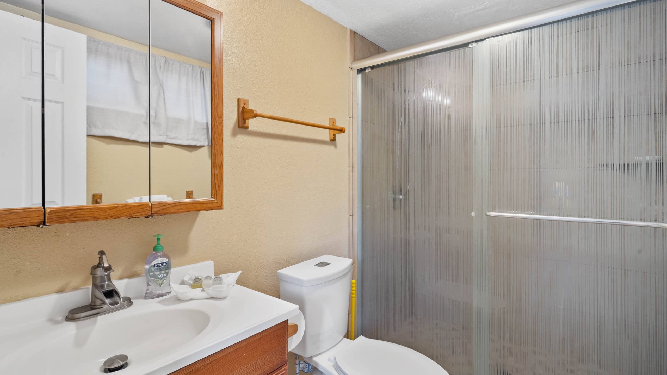 Condo in Kailua-Kona · ★4.8 · 2 bedrooms · 3 beds · 2 baths - Image 18