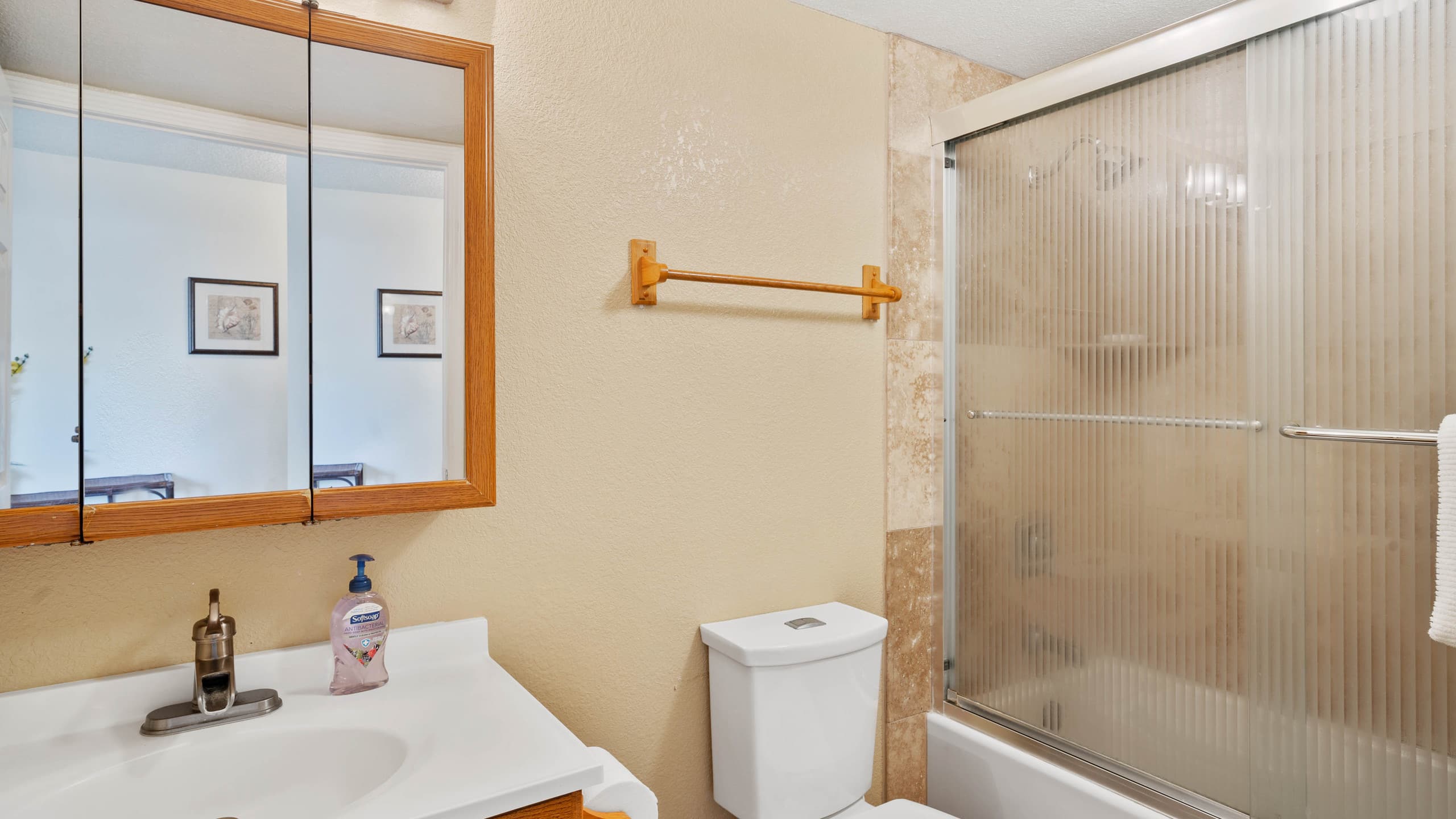 Condo in Kailua-Kona · ★4.8 · 2 bedrooms · 3 beds · 2 baths - Image 17