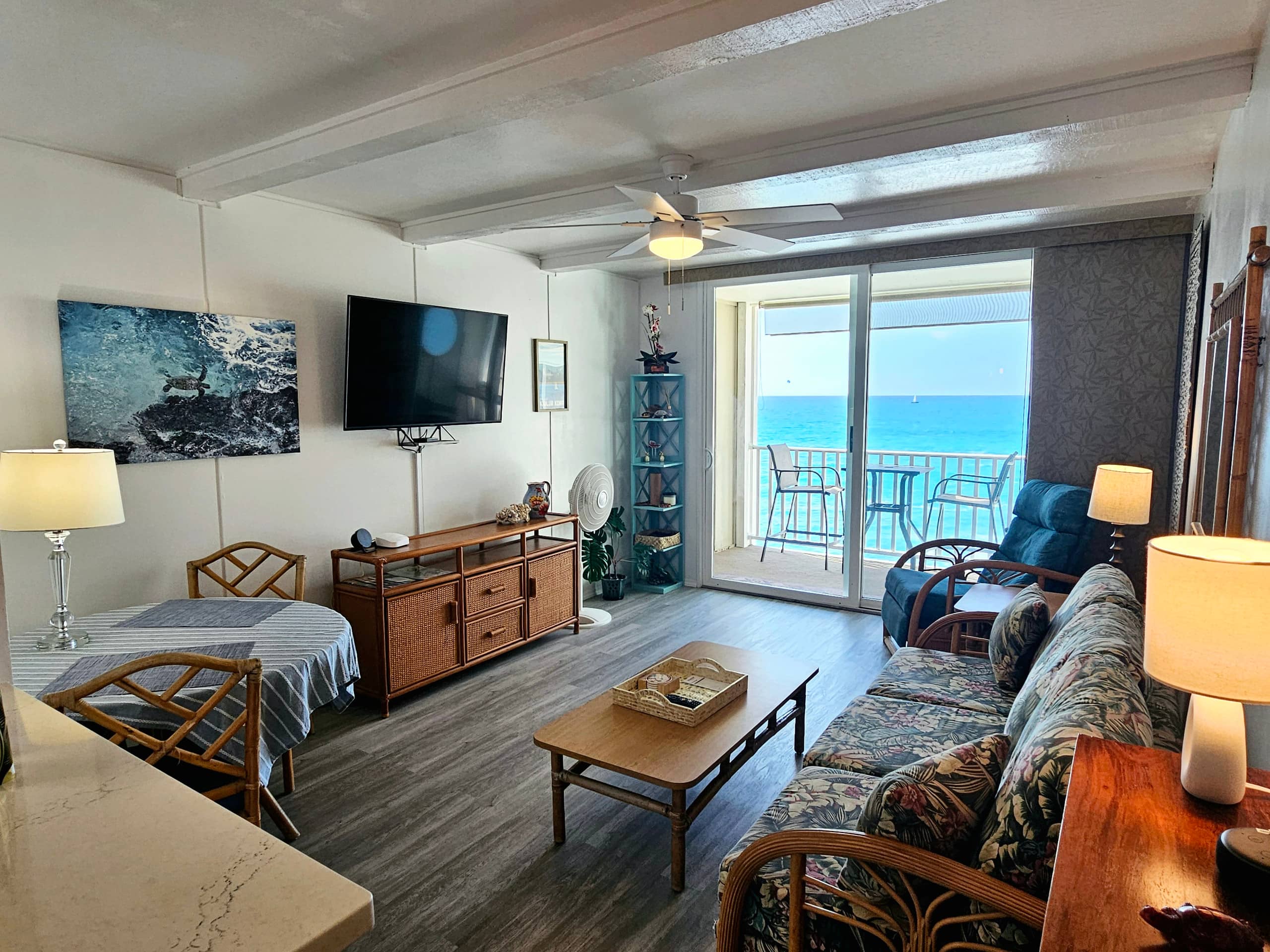 Condo in Kailua-Kona · ★4.67 · 1 bedroom · 2 beds · 1 bath - Image 2