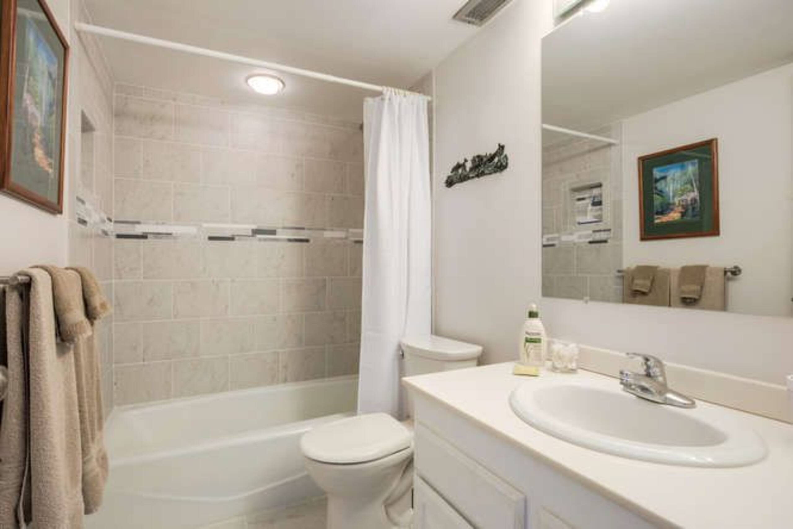 Condo in Kailua-Kona · ★4.77 · 2 bedrooms · 3 beds · 2 baths - Image 8
