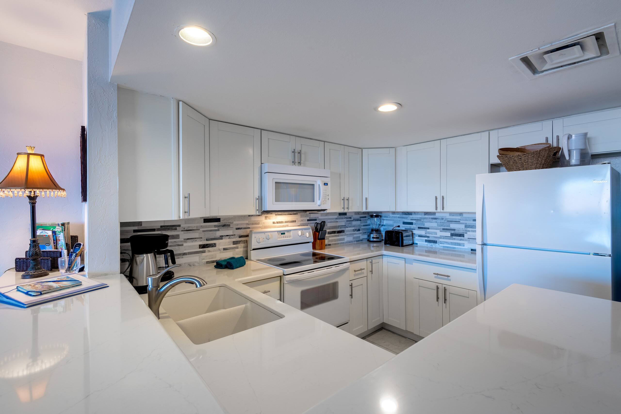 Condo in Kailua-Kona · ★4.77 · 2 bedrooms · 3 beds · 2 baths - Image 2