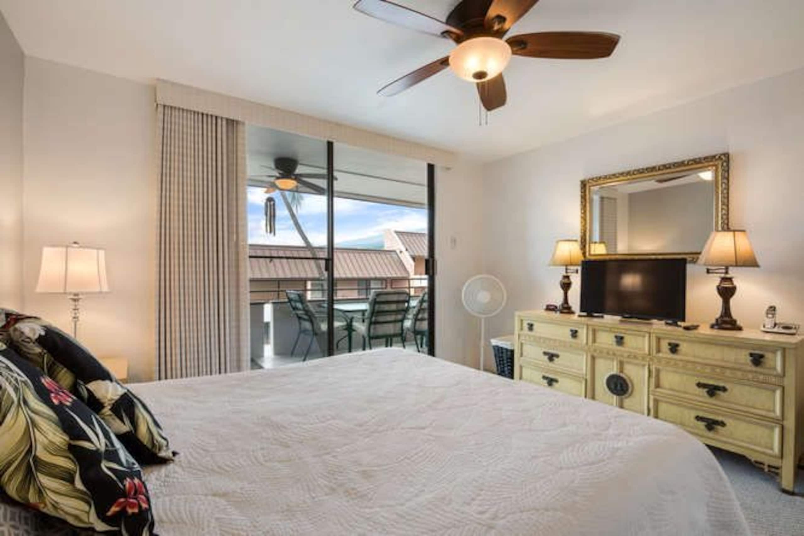 Condo in Kailua-Kona · ★4.77 · 2 bedrooms · 3 beds · 2 baths - Image 6