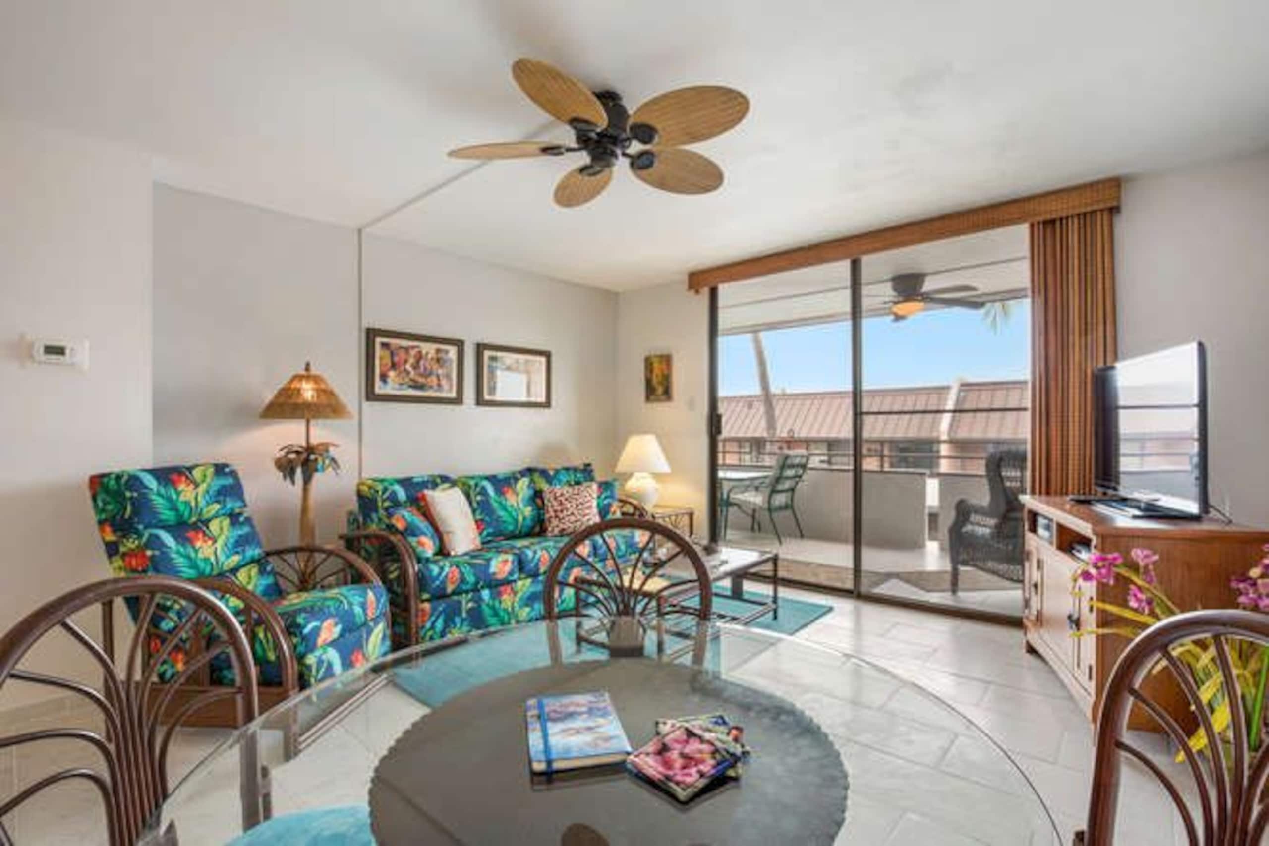 Condo in Kailua-Kona · ★4.77 · 2 bedrooms · 3 beds · 2 baths - Image 3