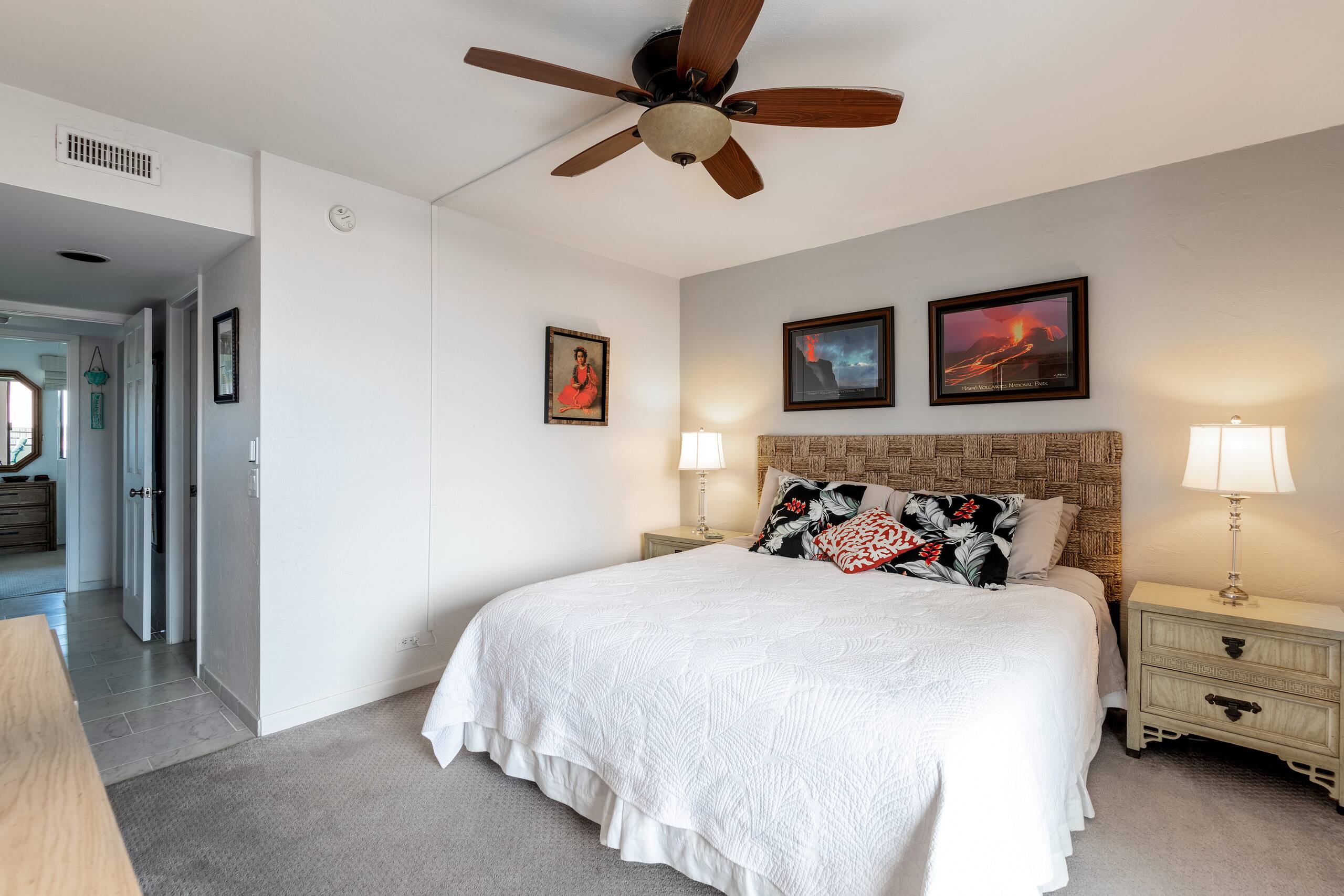 Condo in Kailua-Kona · ★4.77 · 2 bedrooms · 3 beds · 2 baths - Image 5