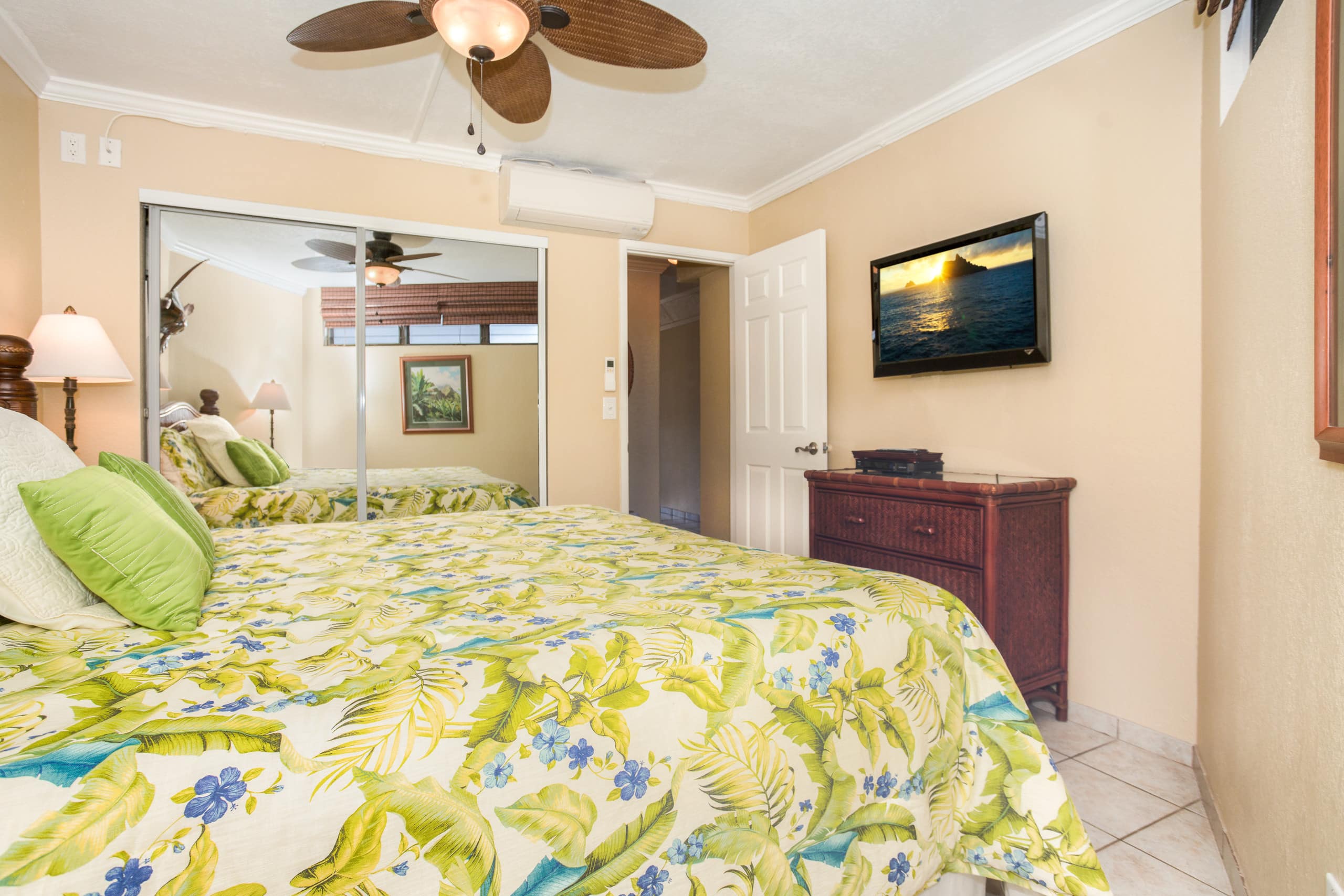 Condo in Kailua-Kona · ★4.77 · 1 bedroom · 2 beds · 1 bath - Image 8