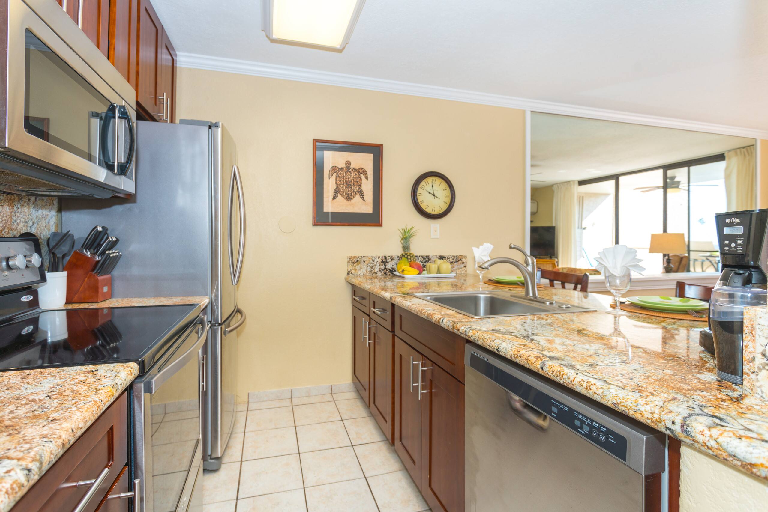 Condo in Kailua-Kona · ★4.77 · 1 bedroom · 2 beds · 1 bath - Image 4