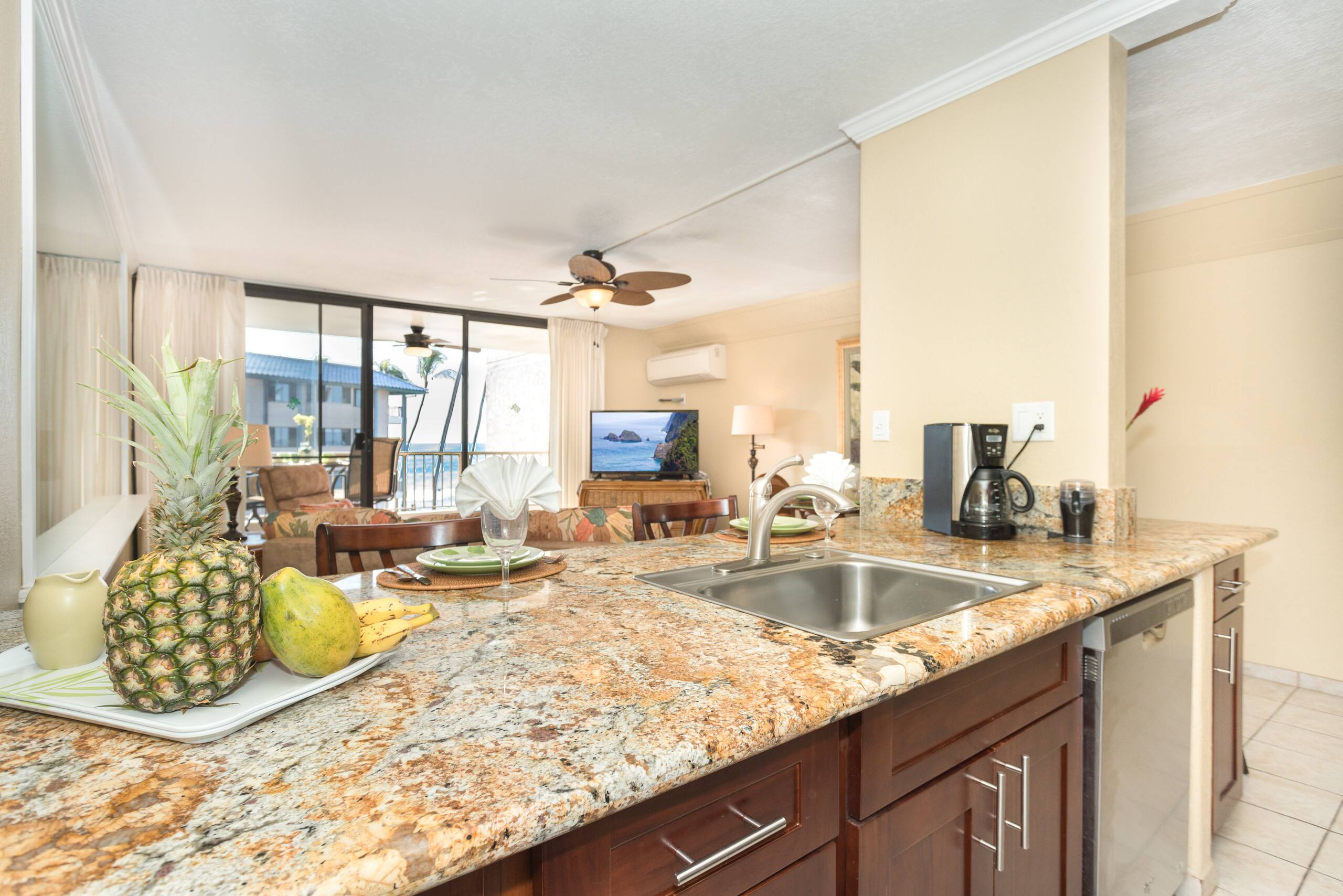 Condo in Kailua-Kona · ★4.77 · 1 bedroom · 2 beds · 1 bath - Image 2
