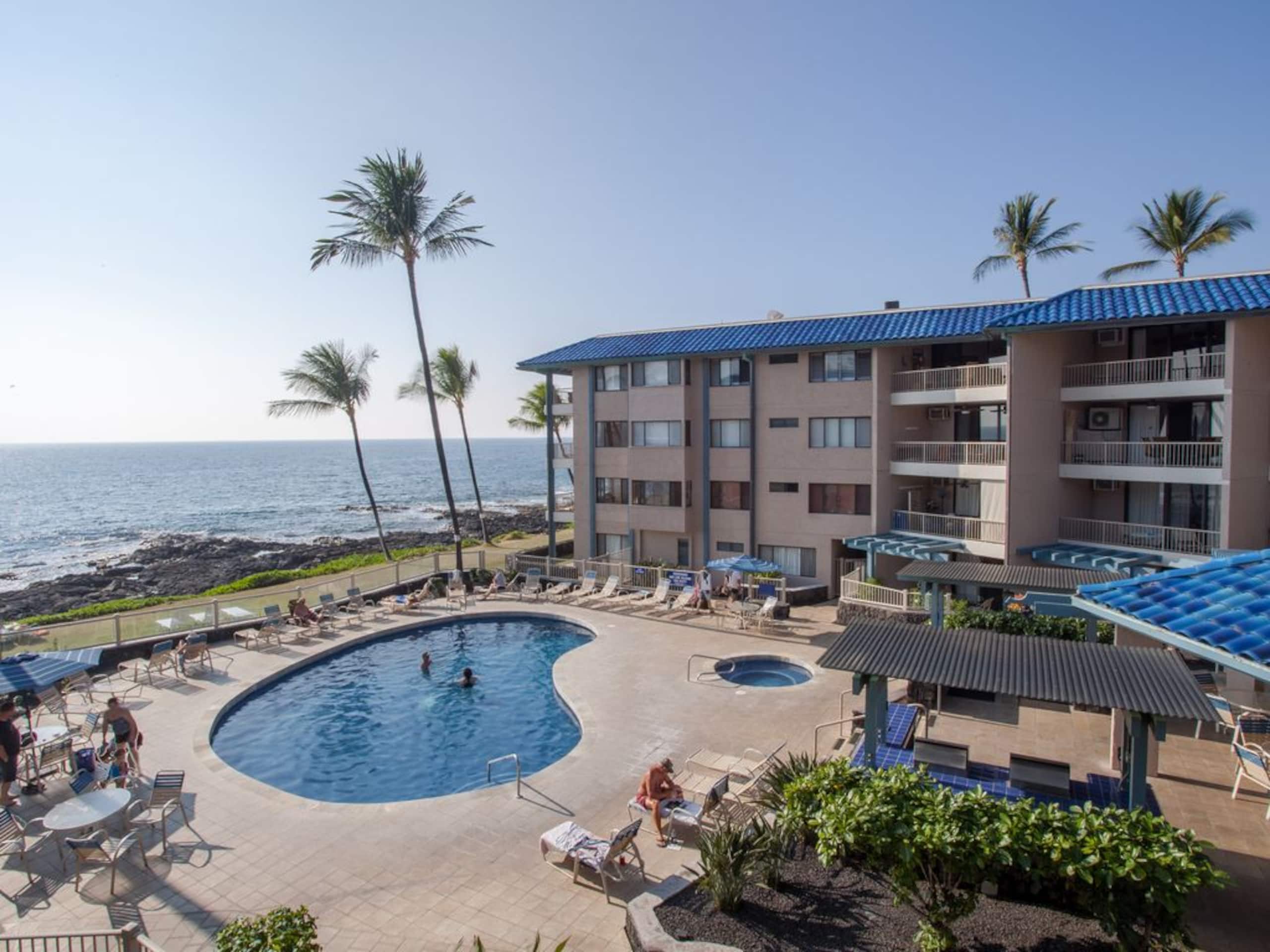 Condo in Kailua-Kona · ★4.74 · 1 bedroom · 2 beds · 1 bath - Image 5