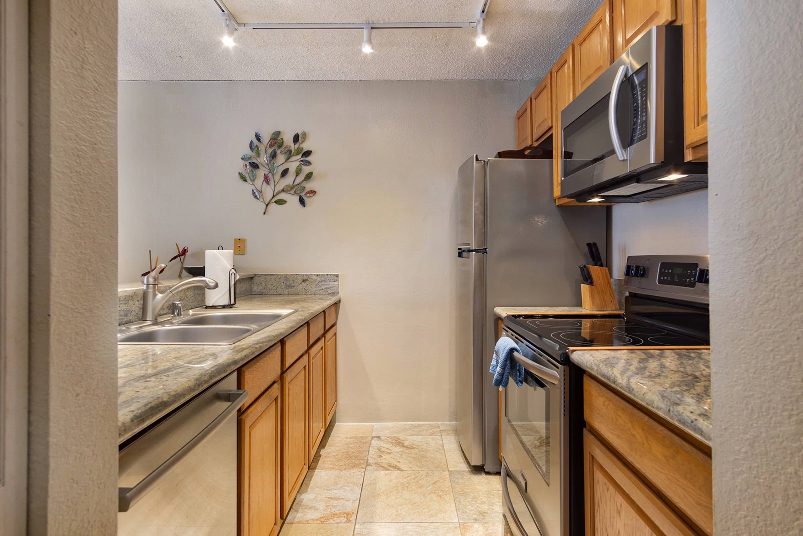 Condo in Kailua-Kona · ★4.74 · 1 bedroom · 2 beds · 1 bath - Image 12