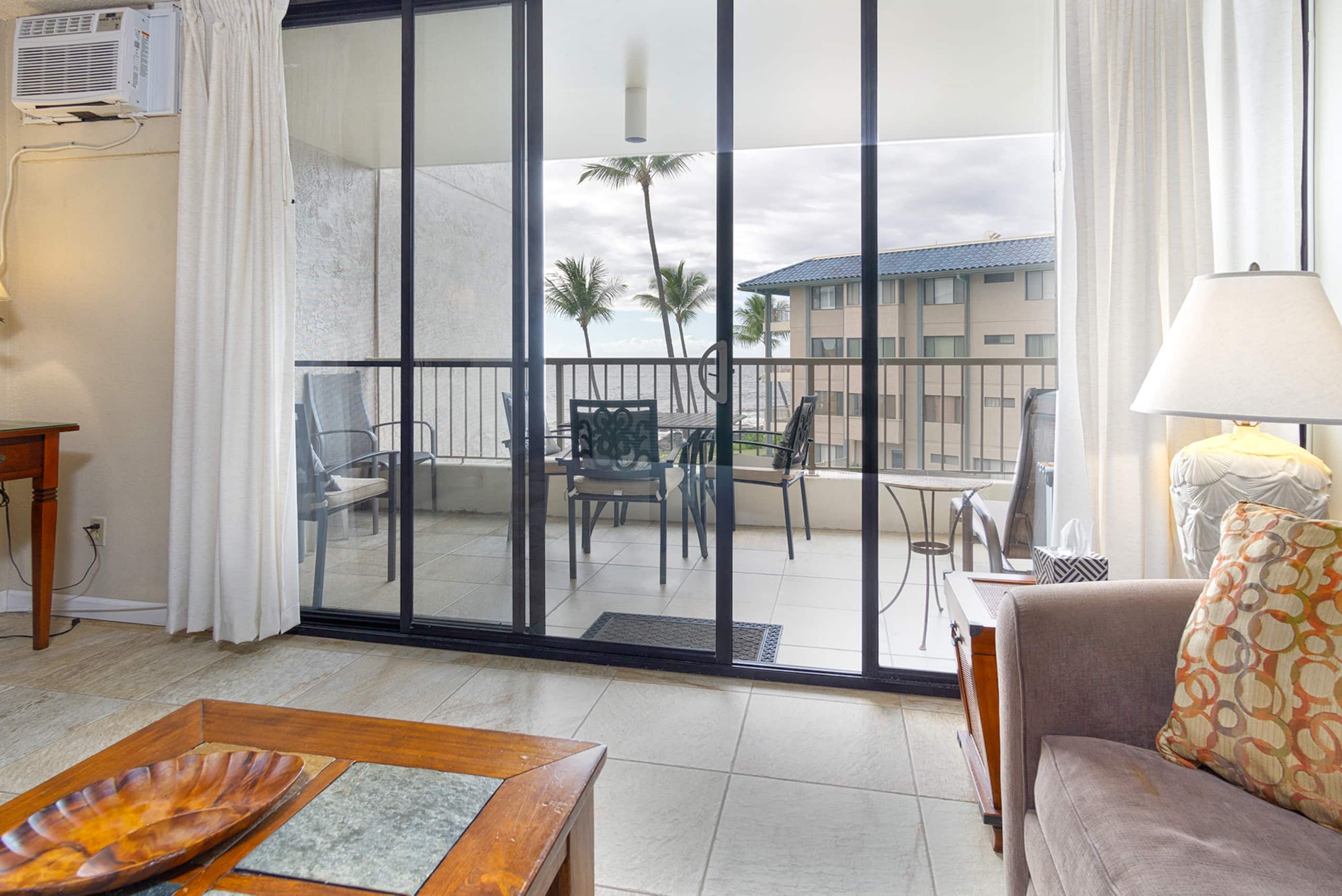 Condo in Kailua-Kona · ★4.74 · 1 bedroom · 2 beds · 1 bath - Image 6