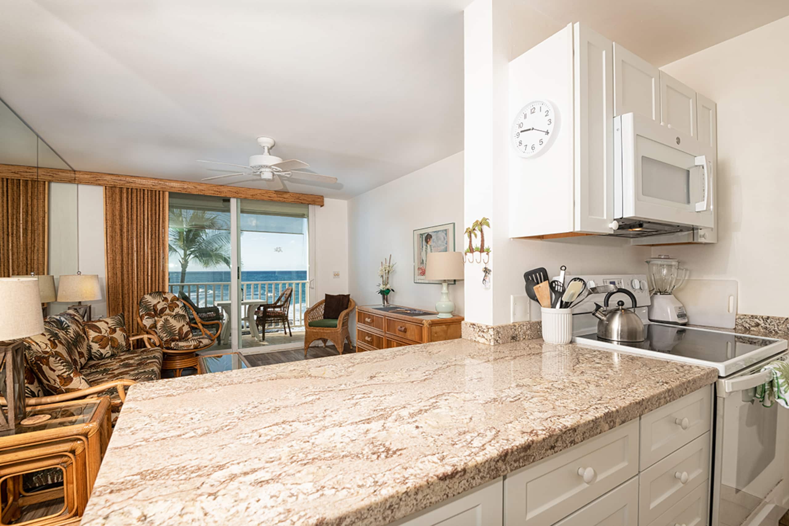 Condo in Kailua-Kona · ★4.61 · 1 bedroom · 2 beds · 1 bath - Image 7