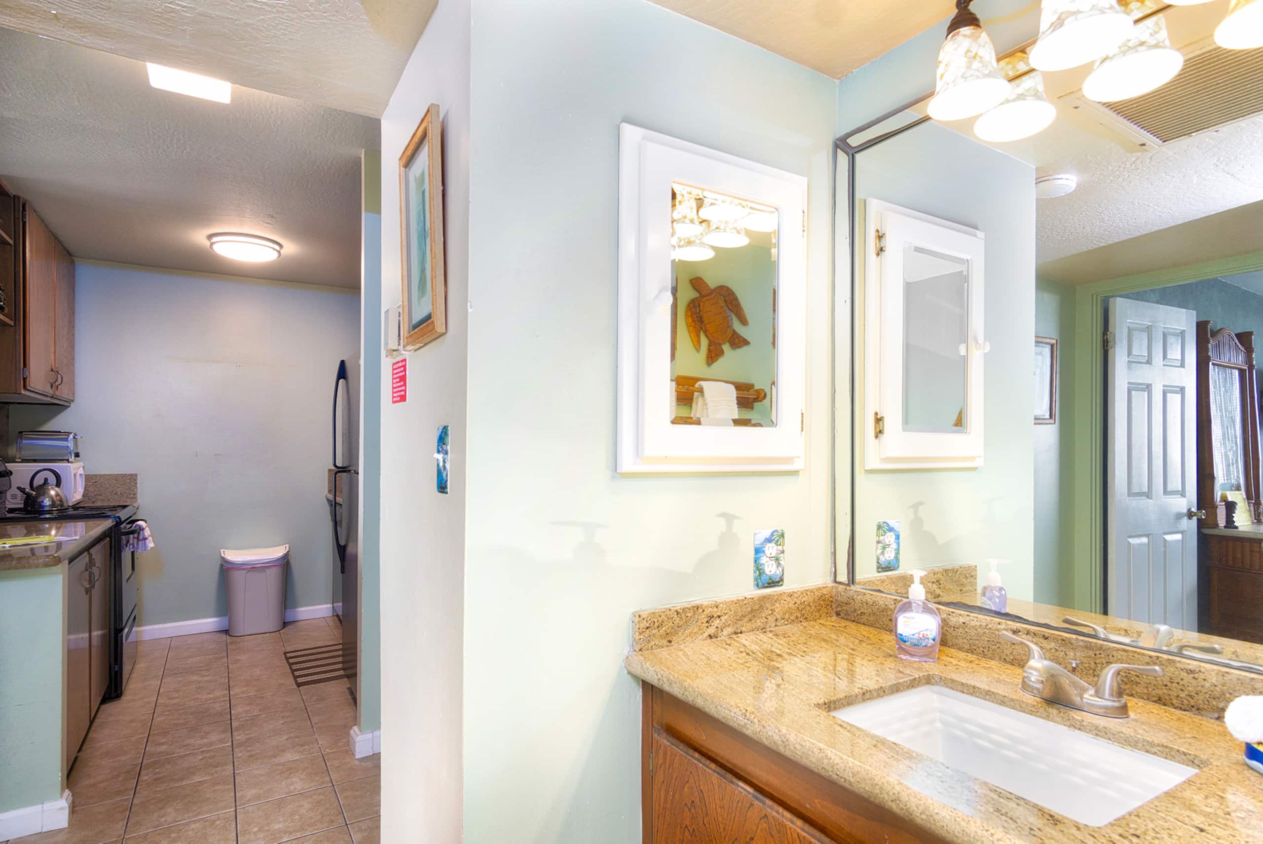 Condo in Kailua-Kona · ★4.76 · 1 bedroom · 2 beds · 1 bath - Image 8