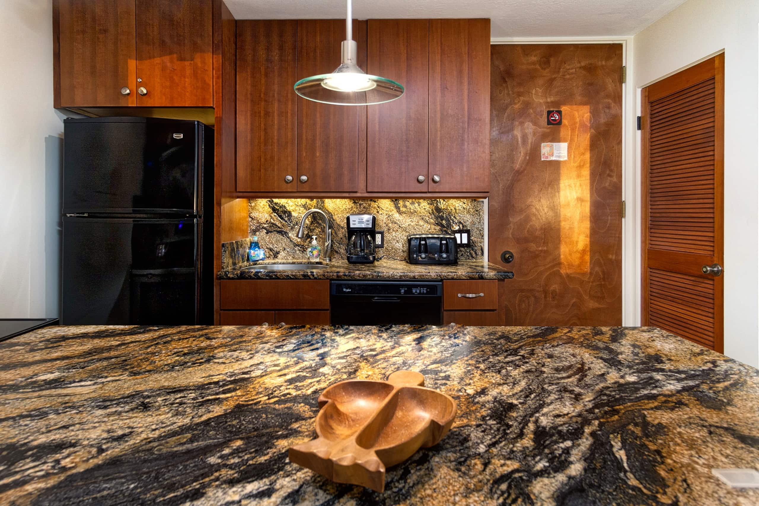 Condo in Kailua-Kona · ★4.66 · 1 bedroom · 2 beds · 1 bath - Image 9