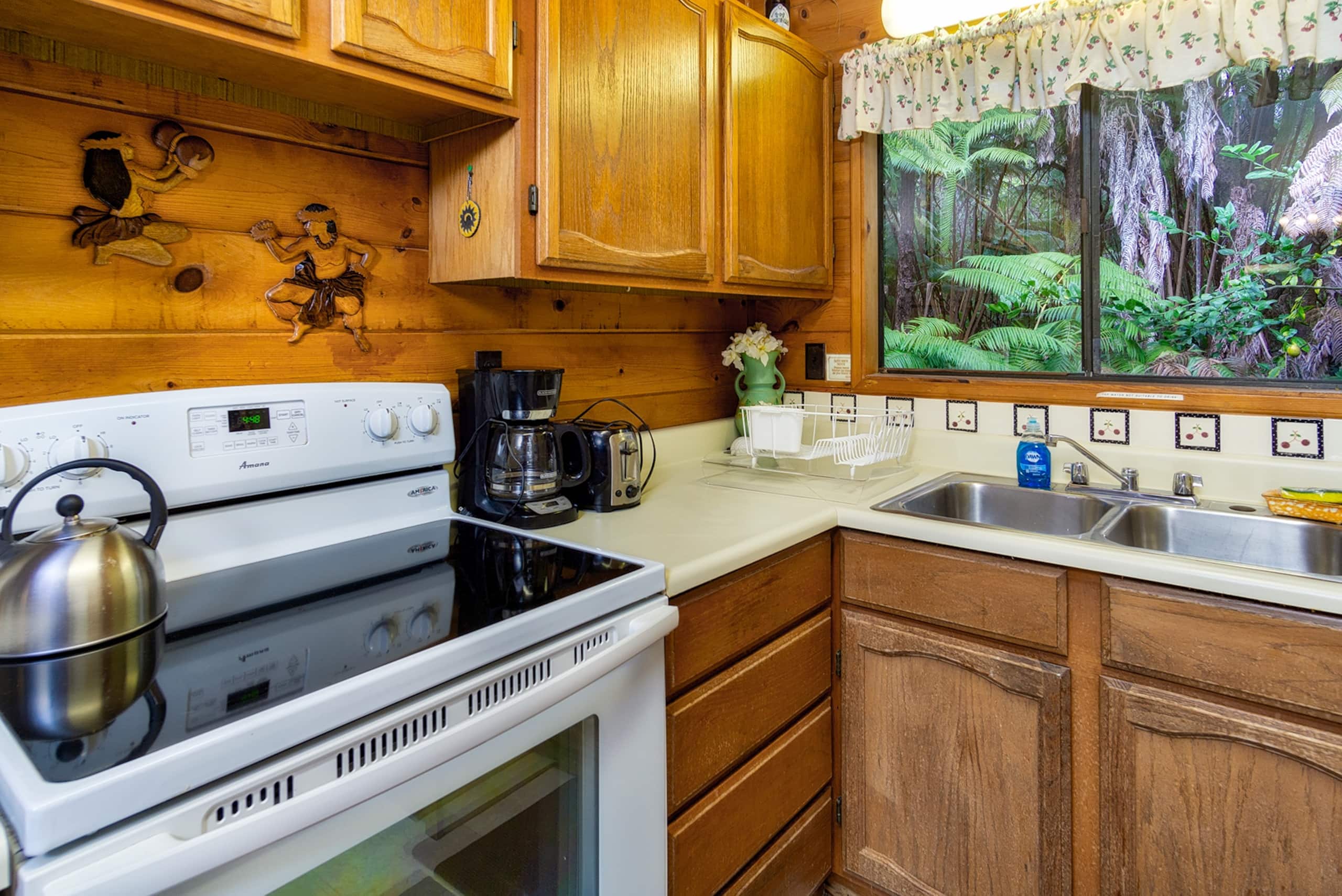 Home in Volcano · ★4.43 · 3 bedrooms · 5 beds · 2 private baths - Image 8