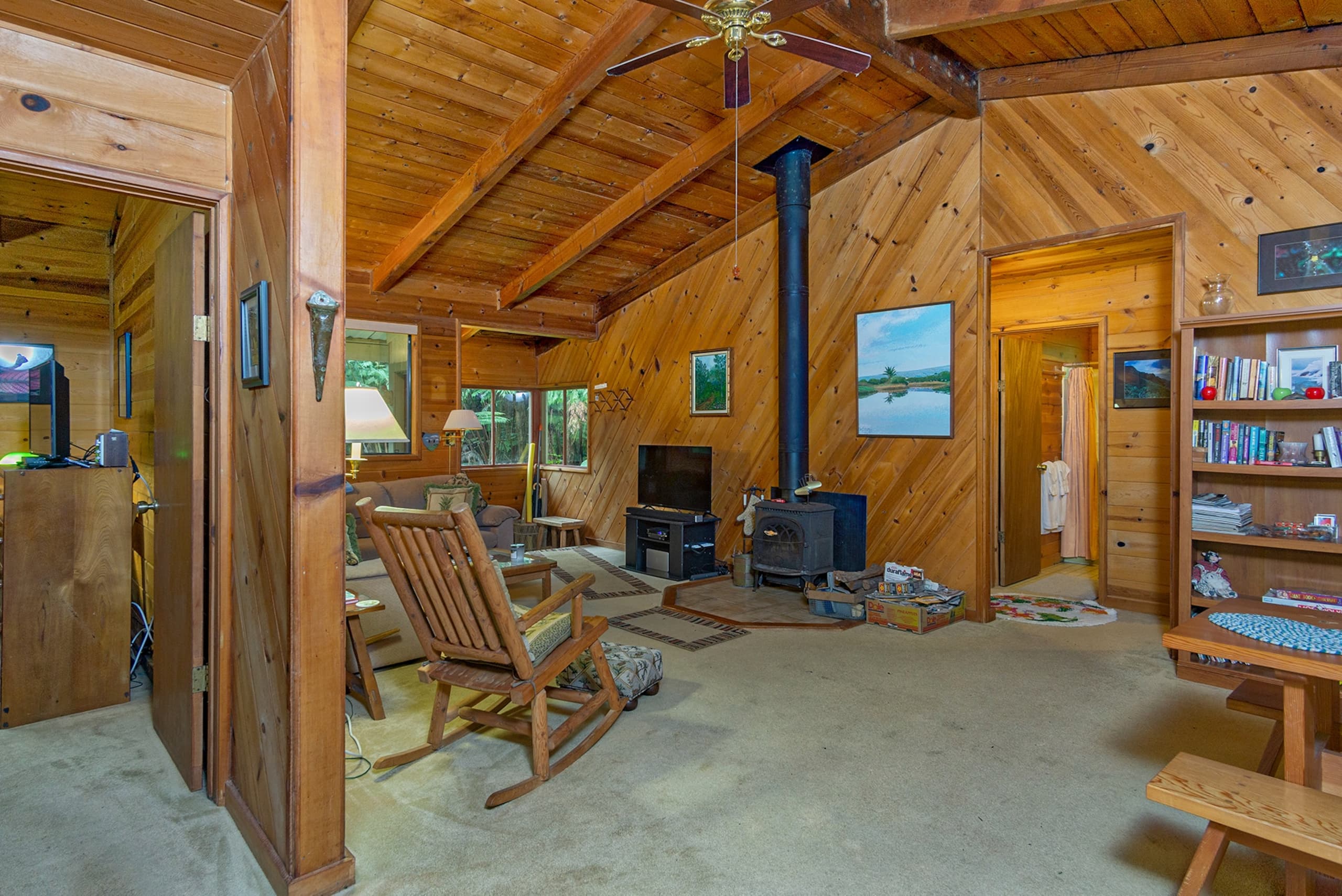 Home in Volcano · ★4.43 · 3 bedrooms · 5 beds · 2 private baths - Image 6