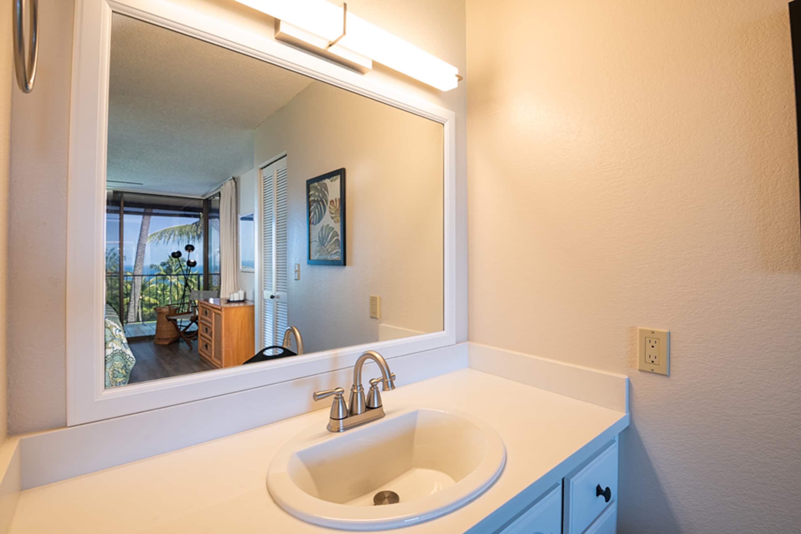 Condo in Kailua-Kona · ★4.79 · 3 bedrooms · 4 beds · 2 private baths - Image 9
