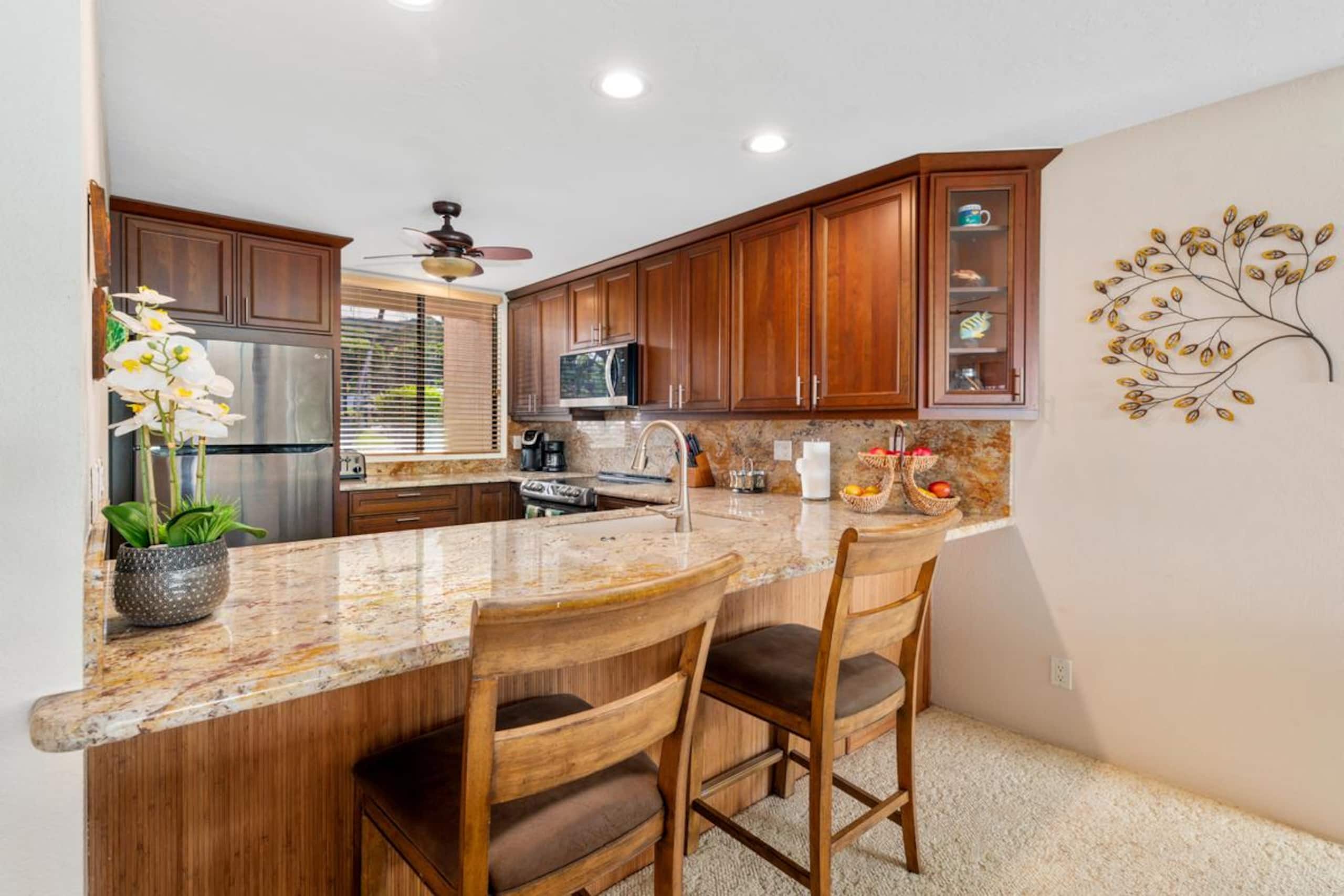 Condo in Kailua-Kona · ★4.7 · 2 bedrooms · 2 beds · 2 baths - Image 7