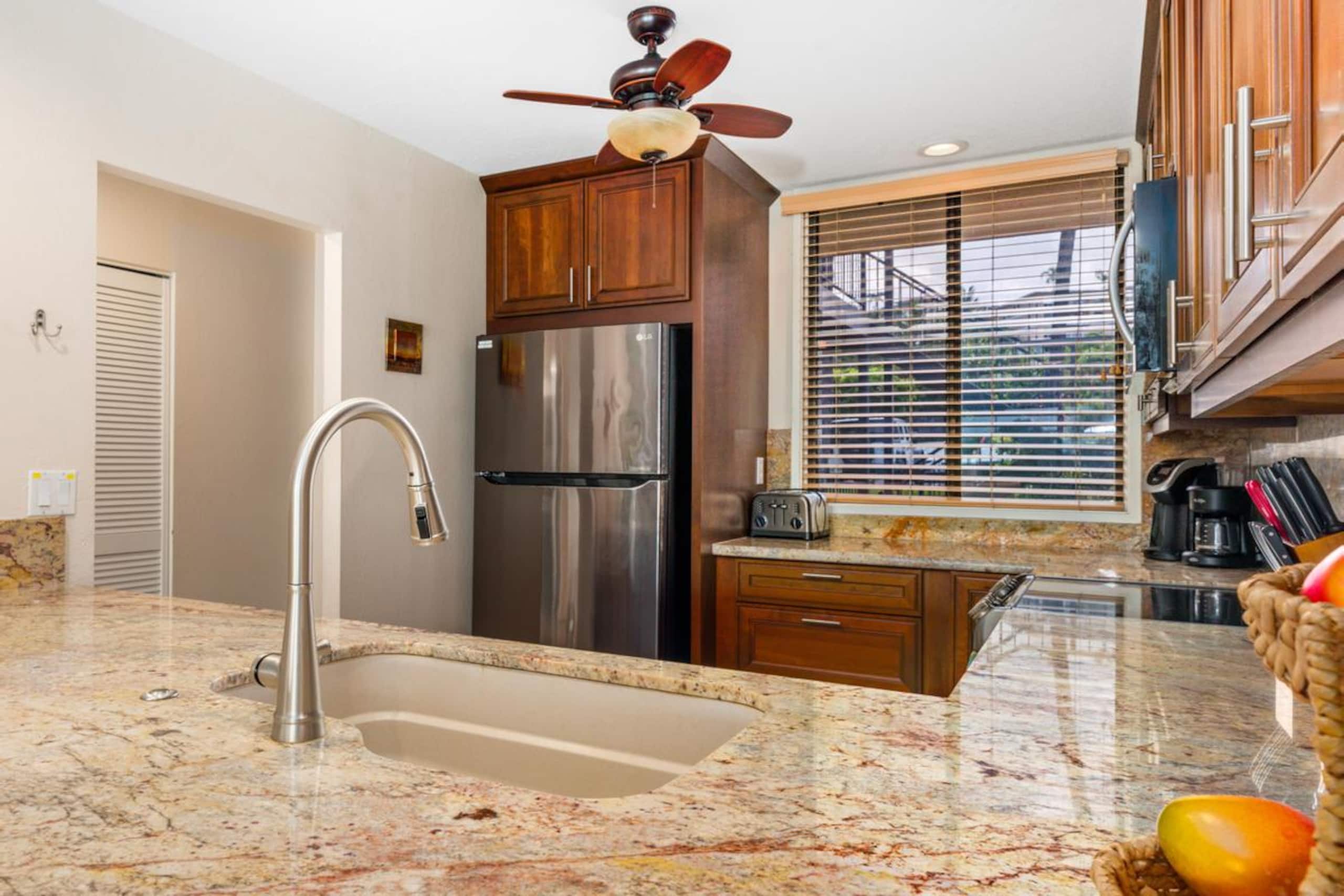 Condo in Kailua-Kona · ★4.7 · 2 bedrooms · 2 beds · 2 baths - Image 10