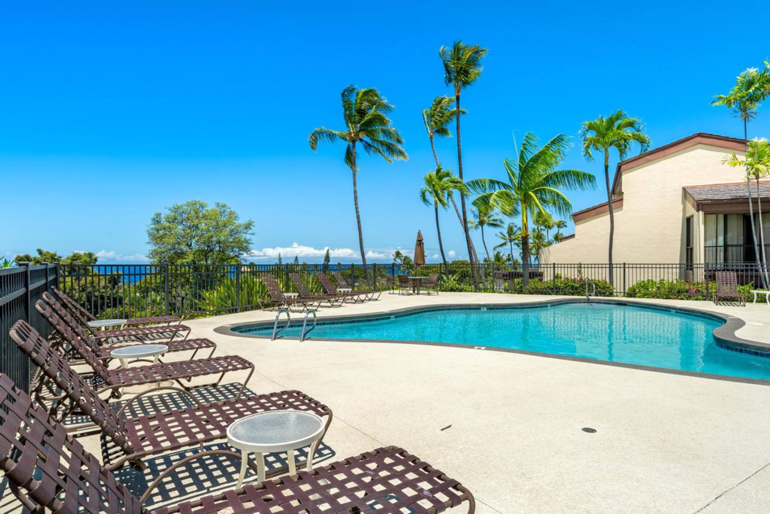 Condo in Kailua-Kona · ★4.7 · 2 bedrooms · 2 beds · 2 baths - Image 39