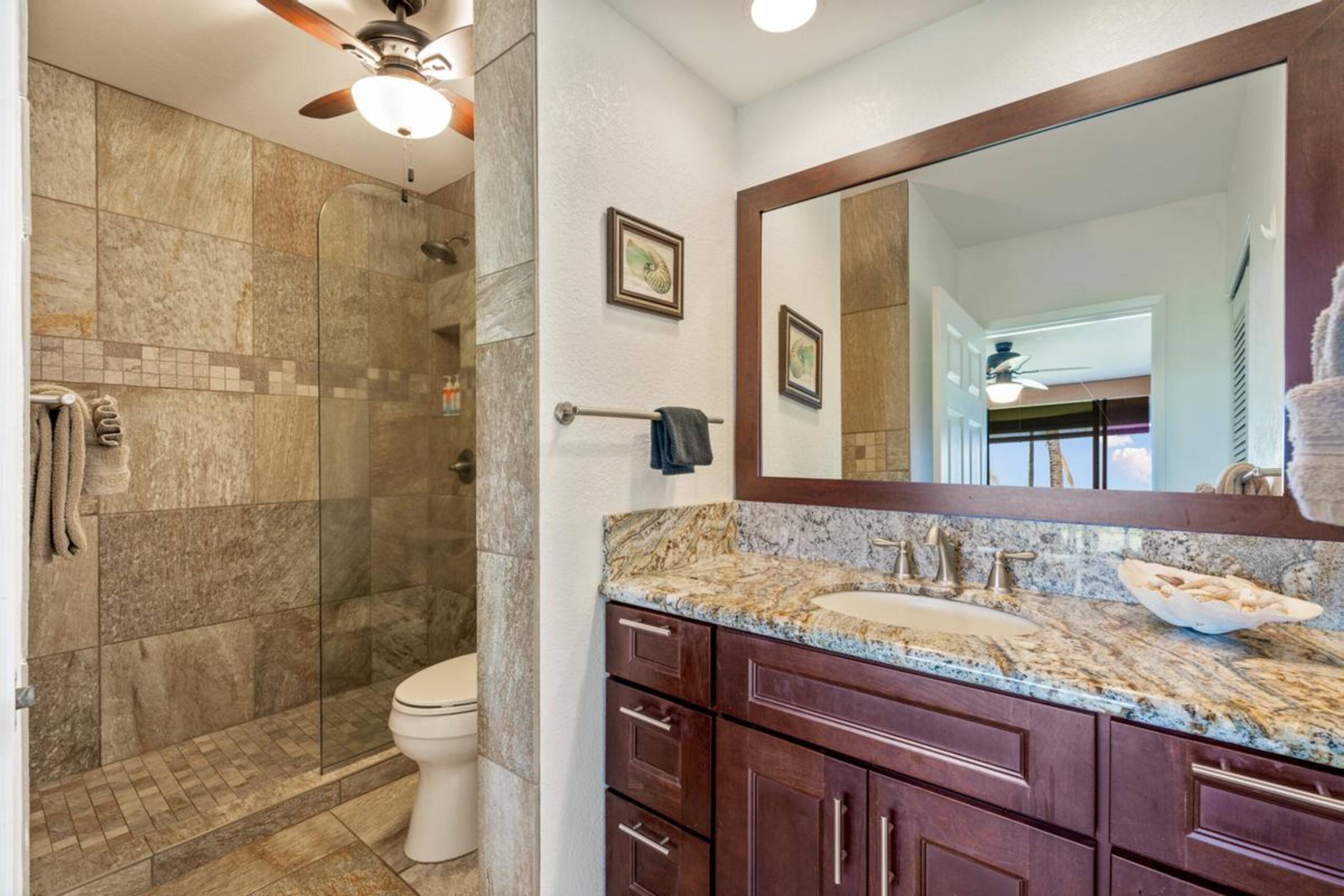 Condo in Kailua-Kona · ★4.7 · 2 bedrooms · 2 beds · 2 baths - Image 26