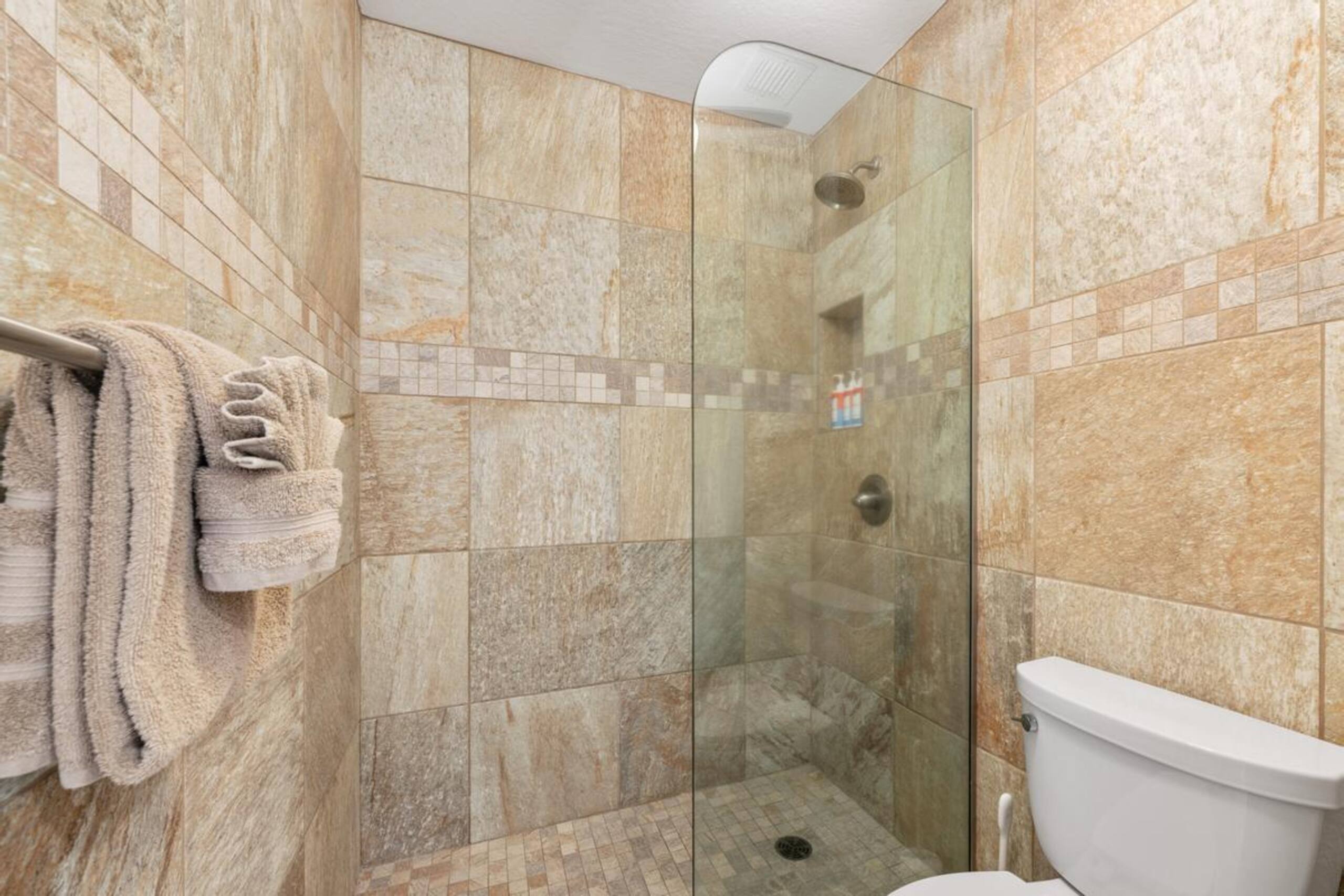 Condo in Kailua-Kona · ★4.7 · 2 bedrooms · 2 beds · 2 baths - Image 27
