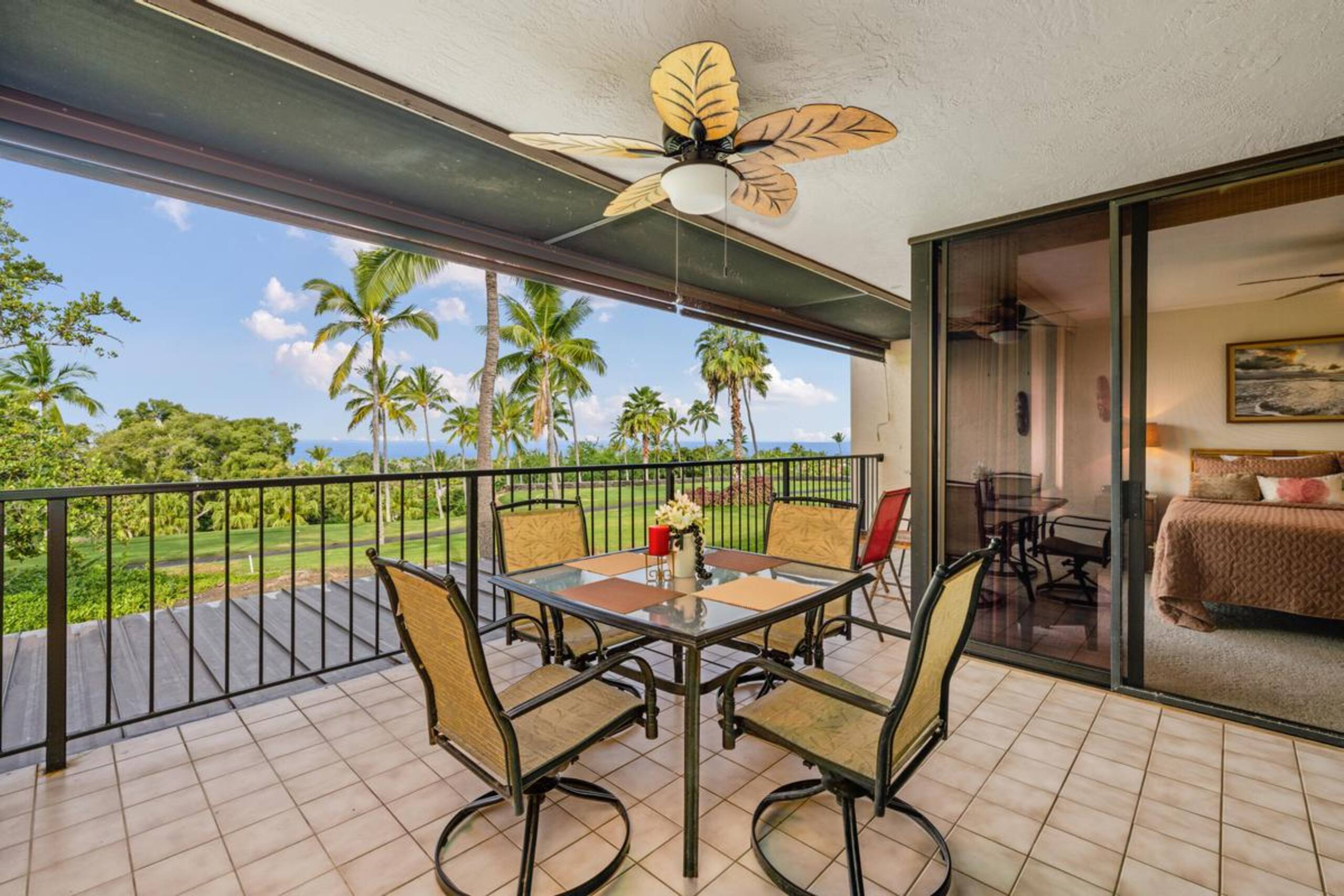 Condo in Kailua-Kona · ★4.7 · 2 bedrooms · 2 beds · 2 baths - Image 3