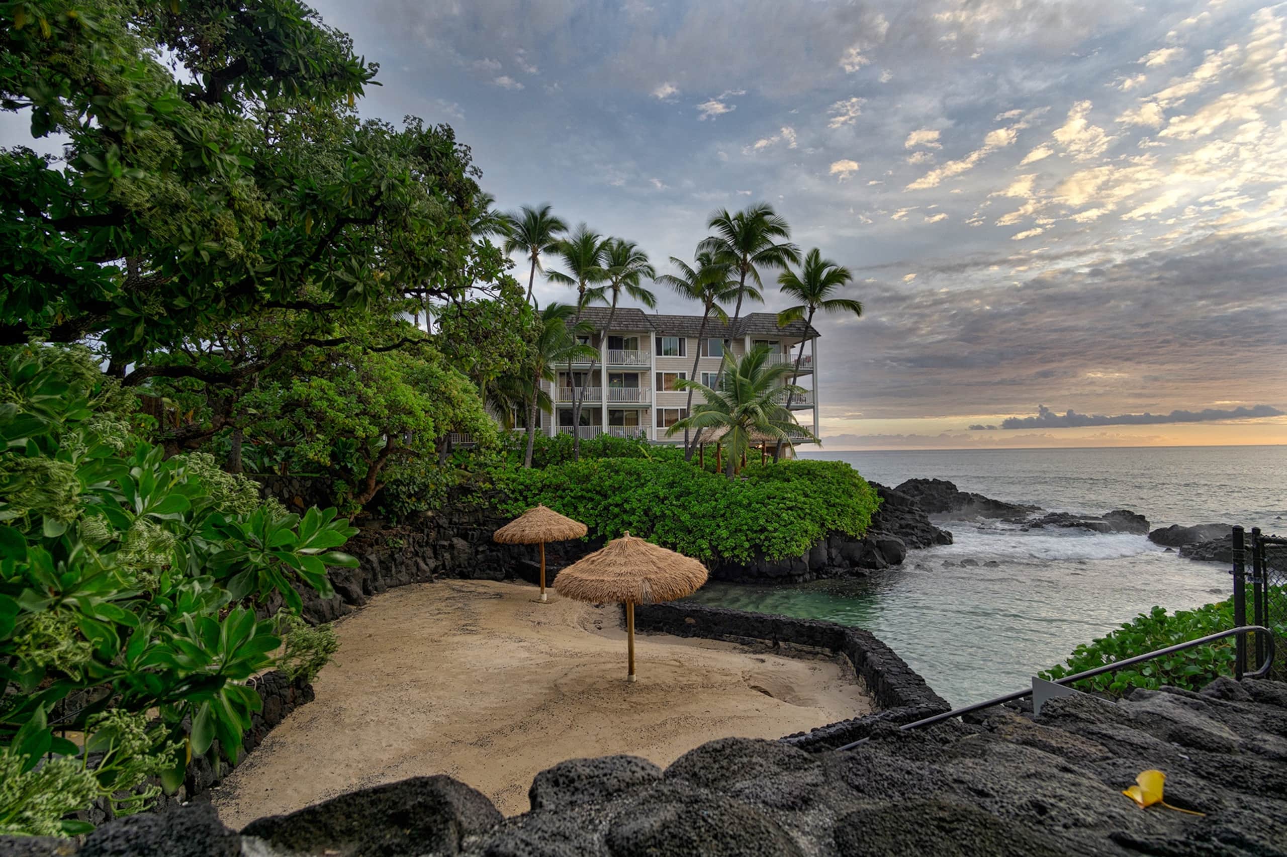 Condo in Kailua-Kona · ★4.47 · 1 bedroom · 2 beds · 1 bath - Image 13