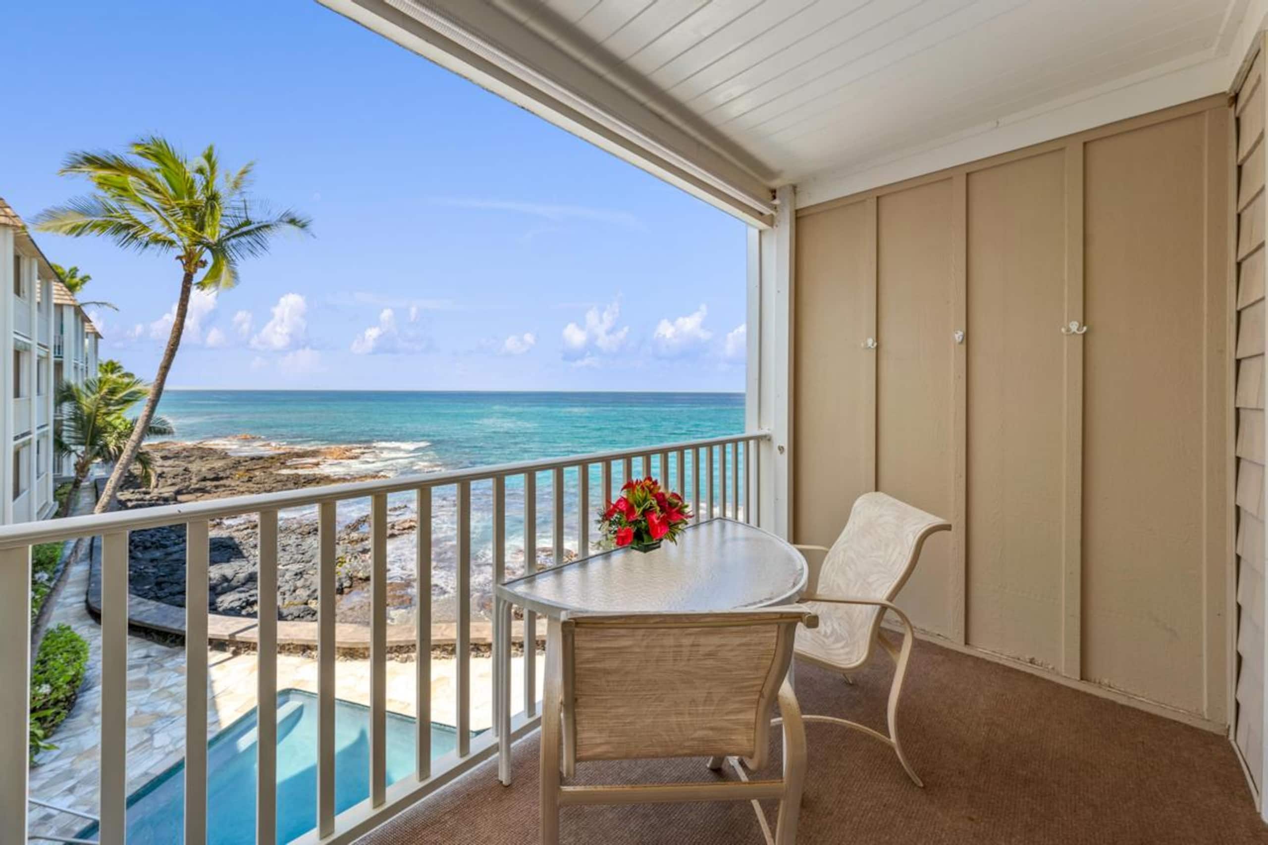 Condo in Kailua-Kona · ★4.47 · 1 bedroom · 2 beds · 1 bath - Image 1