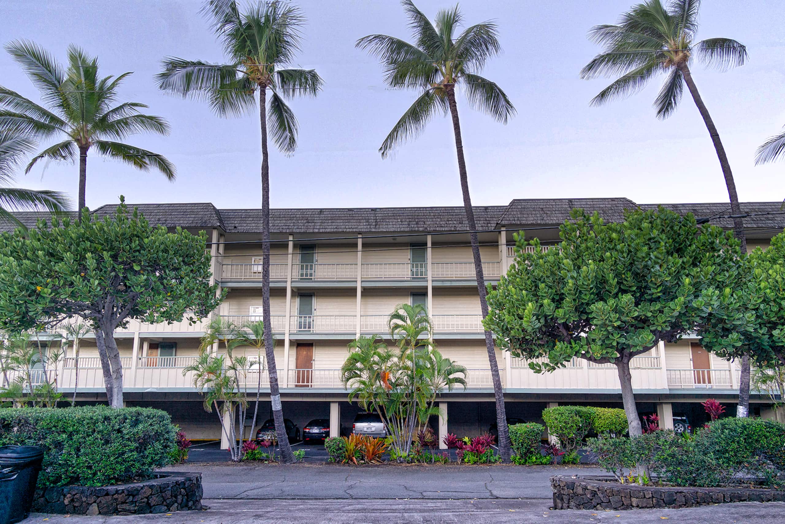 Condo in Kailua-Kona · ★4.47 · 1 bedroom · 2 beds · 1 bath - Image 11