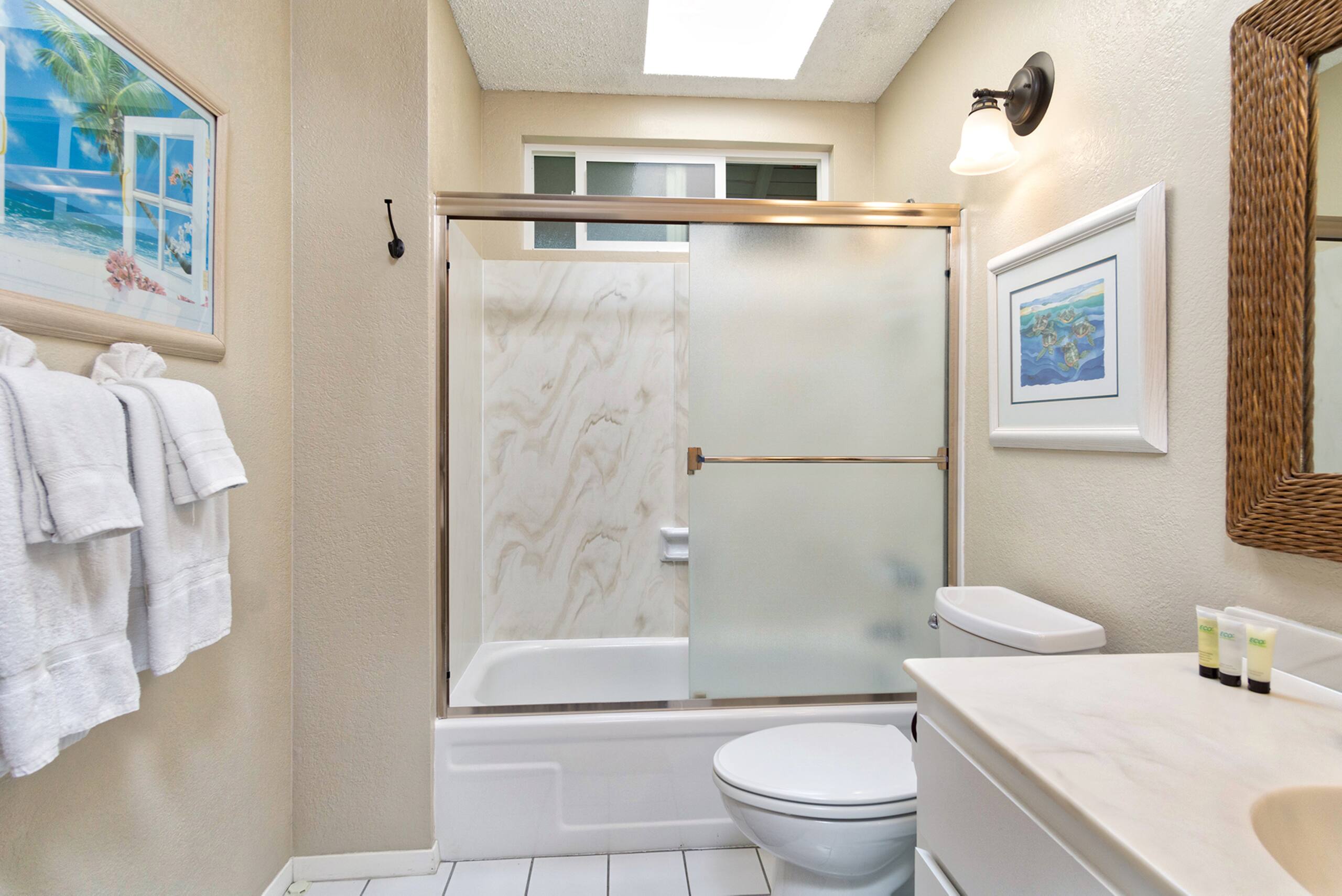 Home in Kailua-Kona · ★4.53 · 2 bedrooms · 2 beds · 2 baths - Image 11