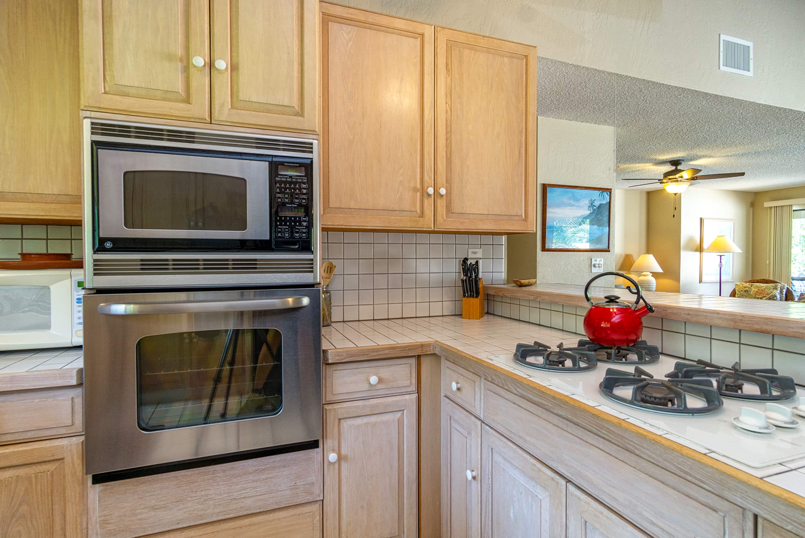 Home in Kailua-Kona · ★4.53 · 2 bedrooms · 2 beds · 2 baths - Image 3