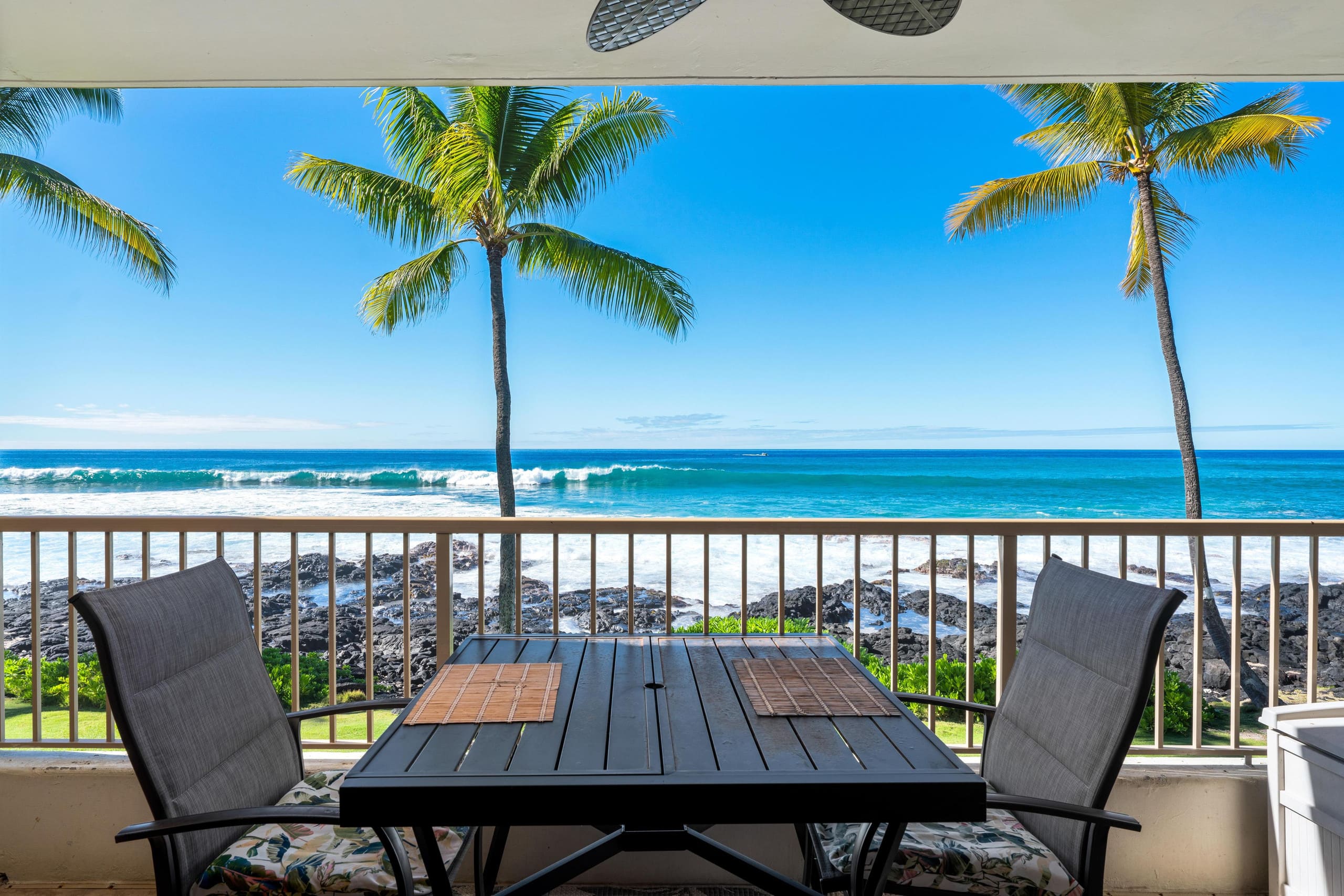 Condo in Kailua-Kona · ★4.68 · 1 bedroom · 2 beds · 1 bath - Image 1