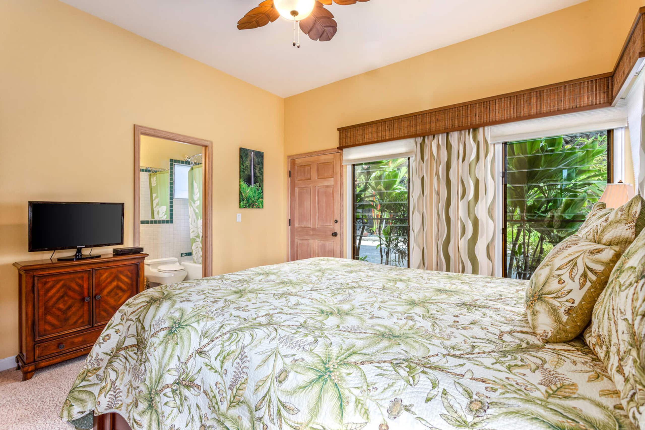 Home in Kailua-Kona · ★4.94 · 3 bedrooms · 3 beds · 3.5 baths - Image 14