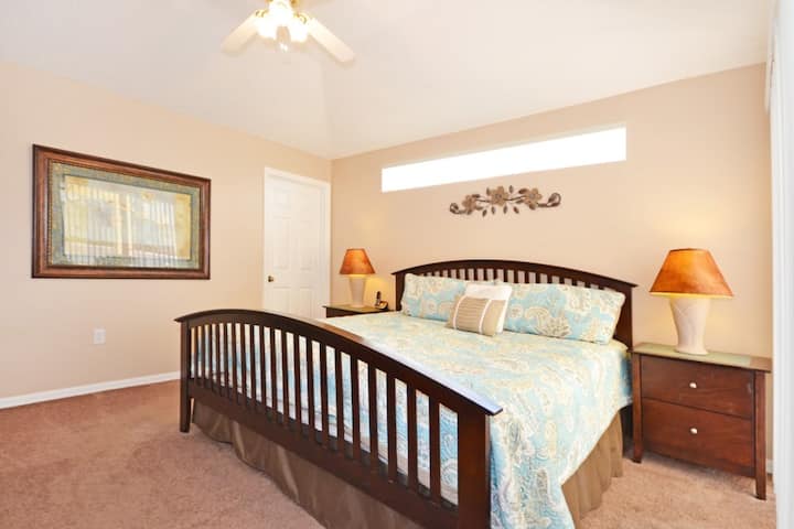 9 - Master King Bedroom.jpg