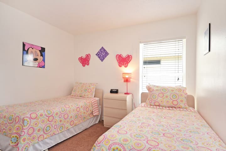 12 - Twin Bedroom 1.jpg