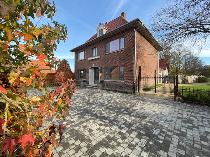 Beautiful country house with spacious garden