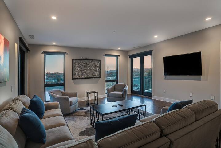 Luxury Downtown Asheville Condo, Mountain Views
