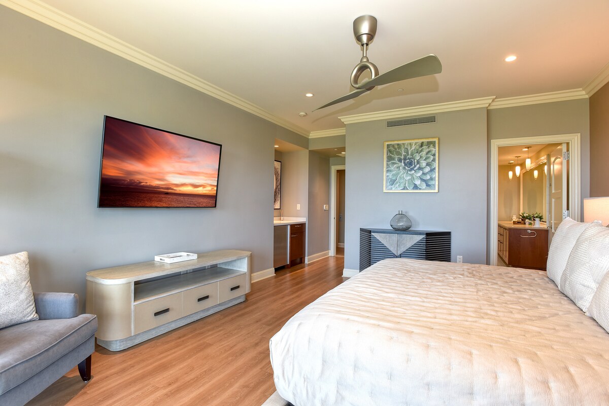 带设计师家具的主卧