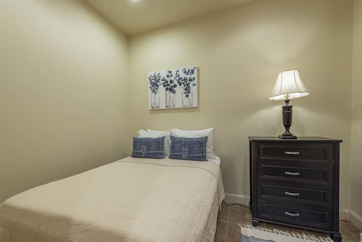 Bottom level - full size bed 